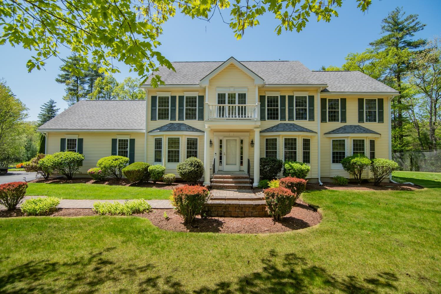 MLS 5041094: 17 Stonepost Road, Pelham NH