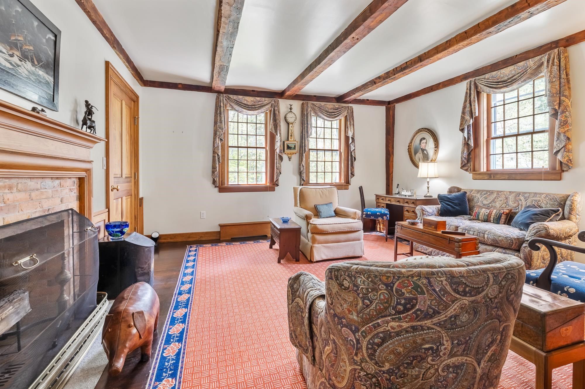 Library or office 23214915