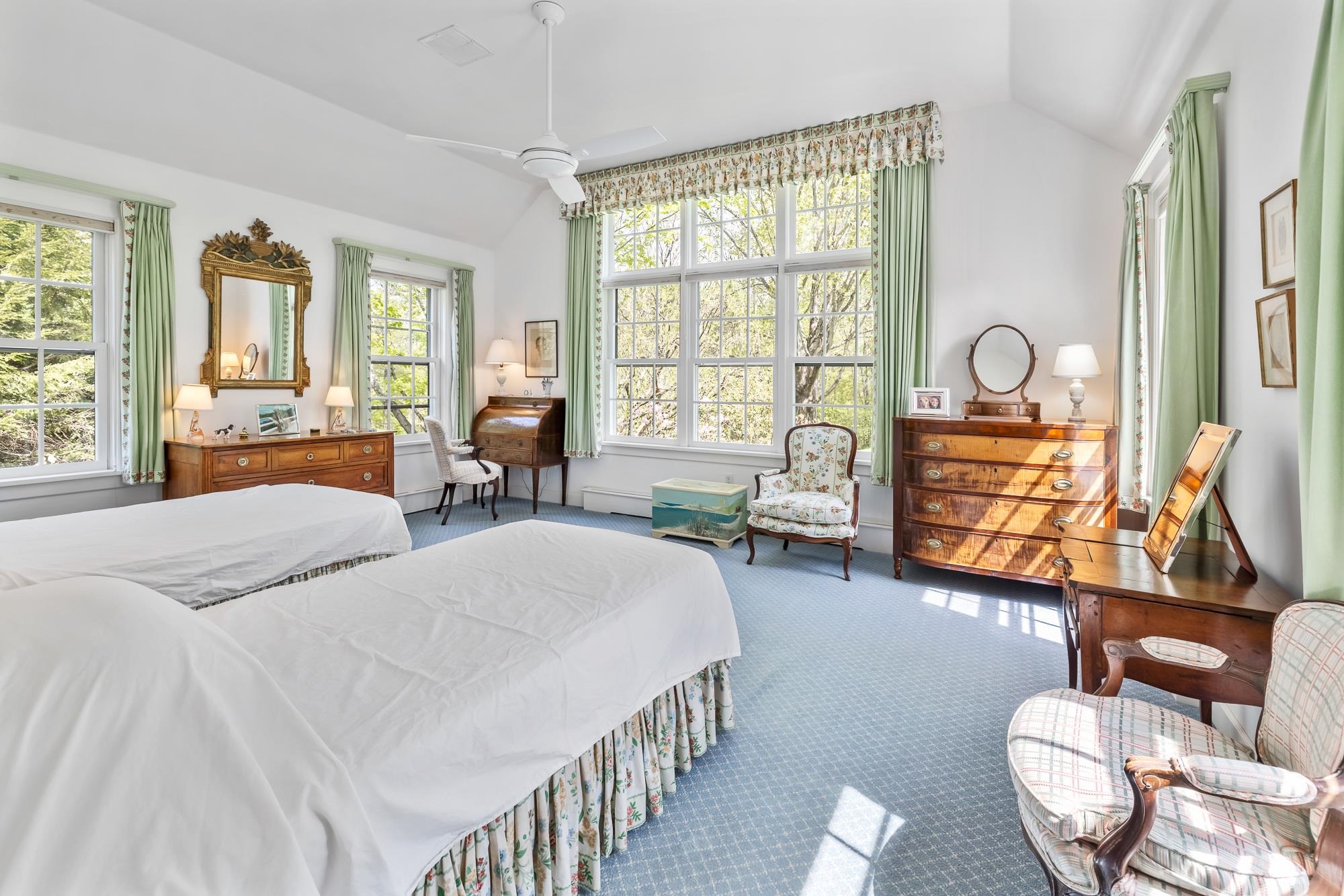 1st floor primary bedroom 23214924