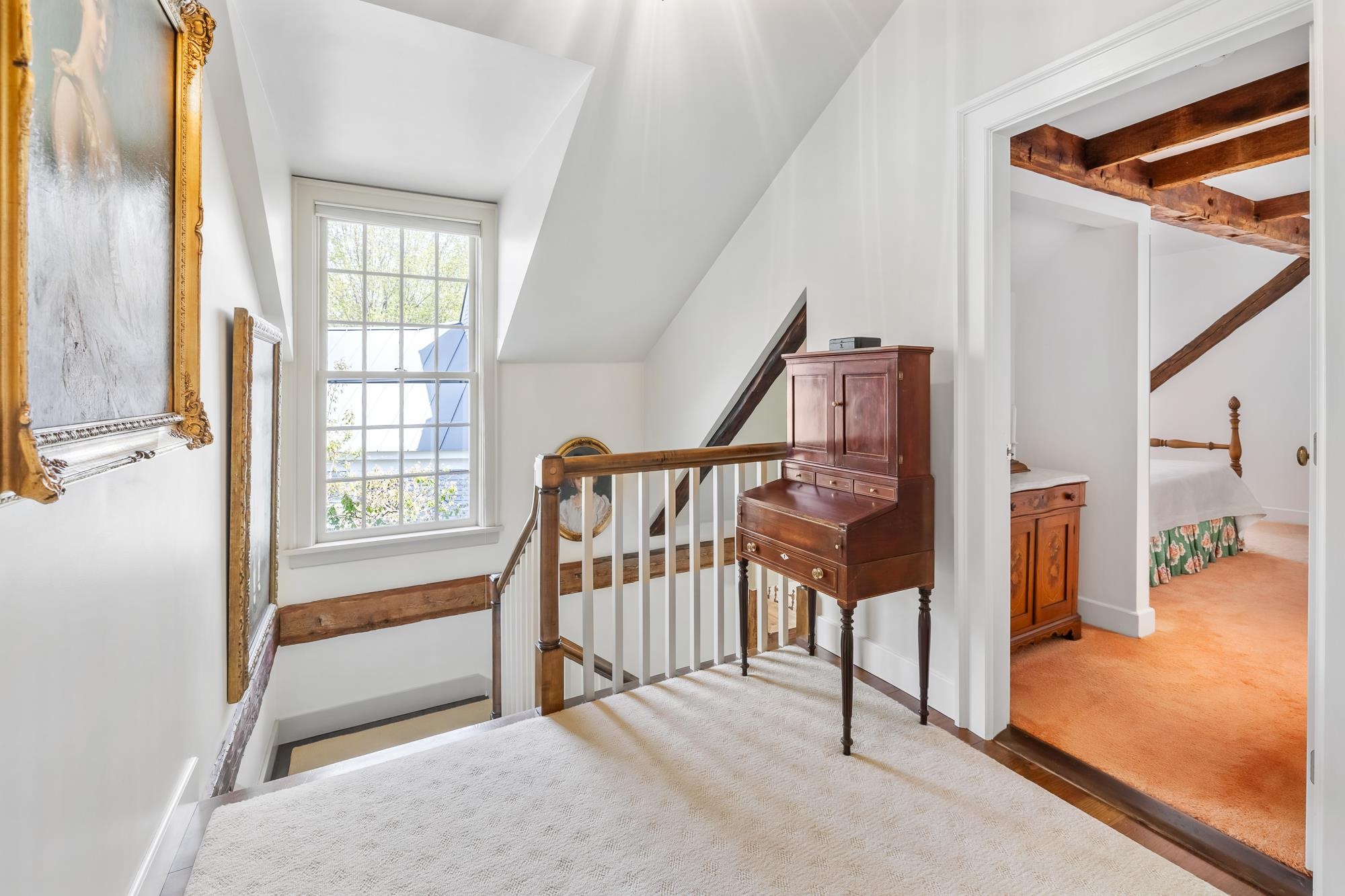 Second floor landing 23214930