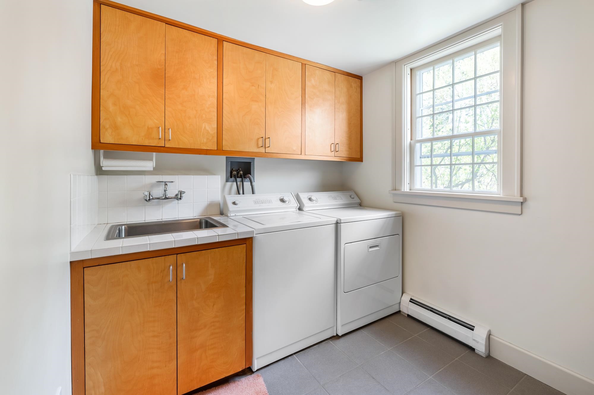 1st floor laundry 23214942