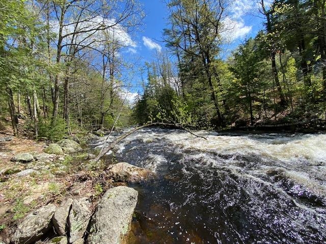 Long Warner River frontage 23156225