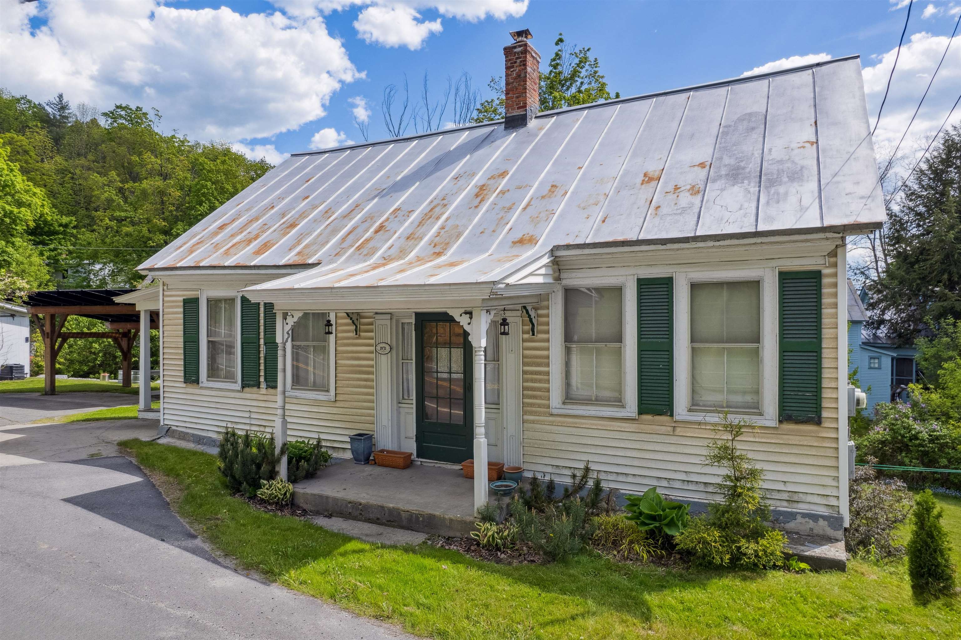 Chelsea VT Home for sale $$350,000 $227 per sq.ft.