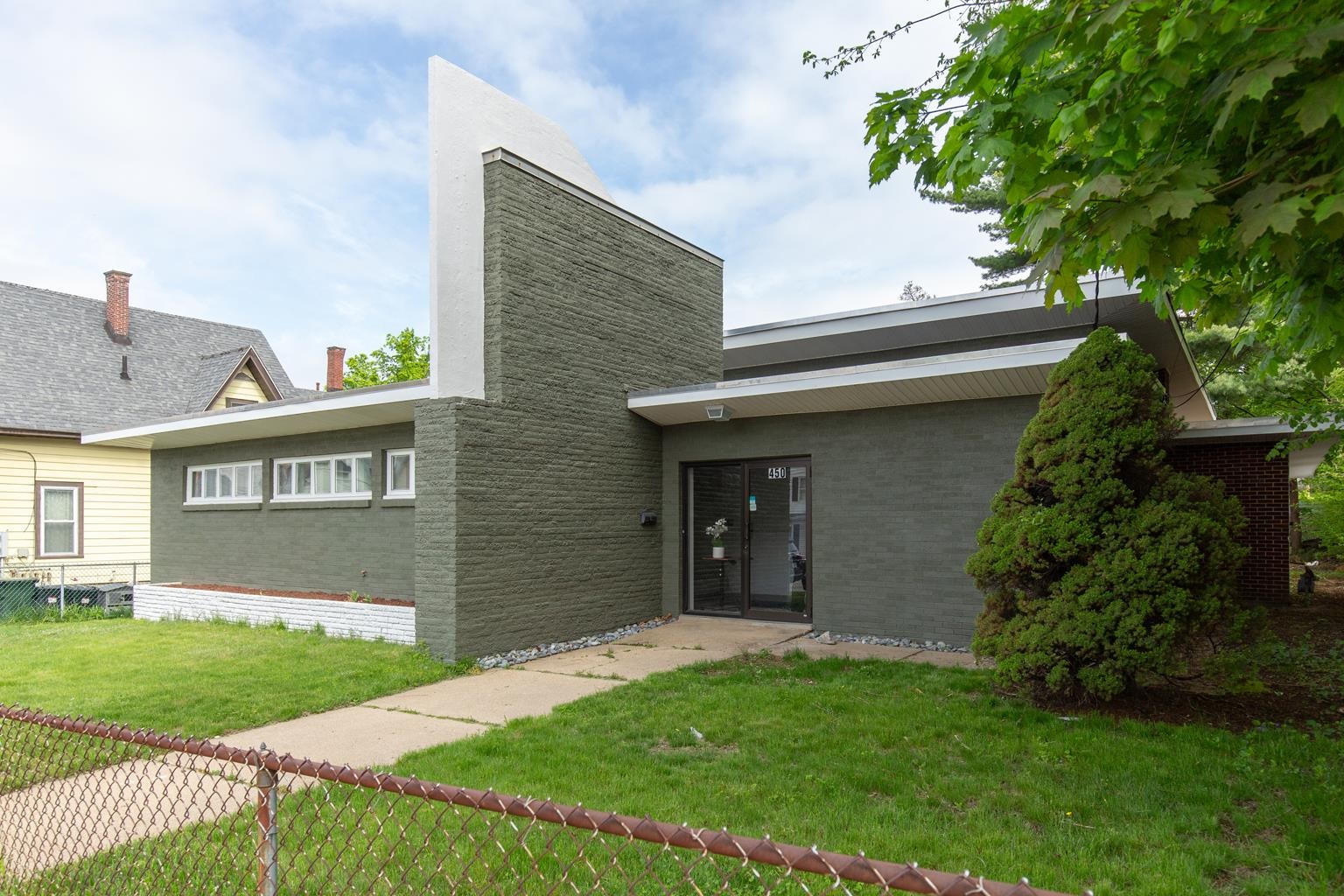 Manchester NH Commercial Property for sale $$350,000 $112 per sq.ft.