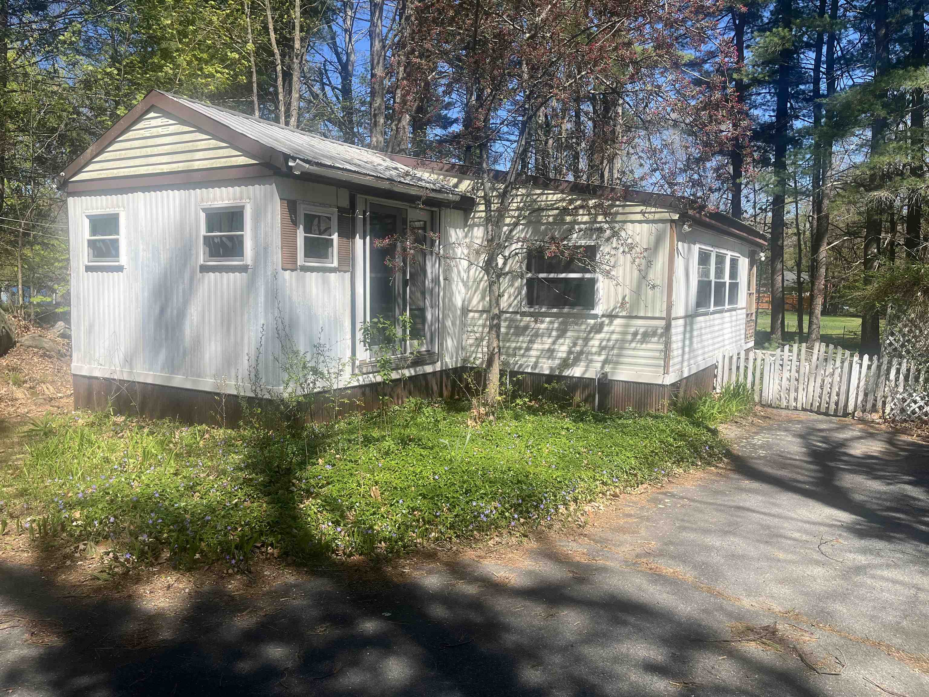 MLS 5041611: 89 Main Street, Kingston NH