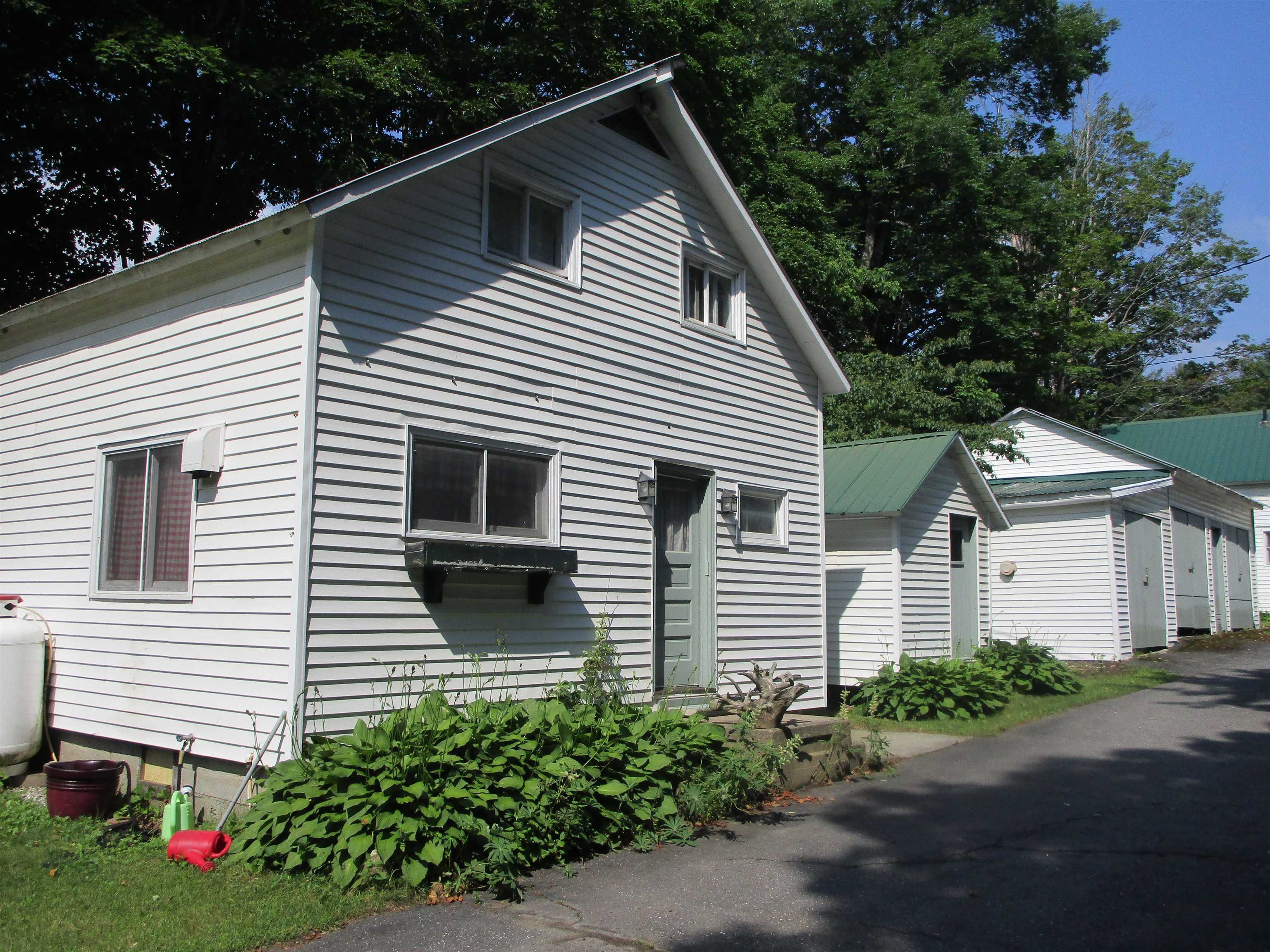 Homes for sale in Londonderry, VT | 1950 N Main St, Londonderry, VT 05148 | MLS# 5041665