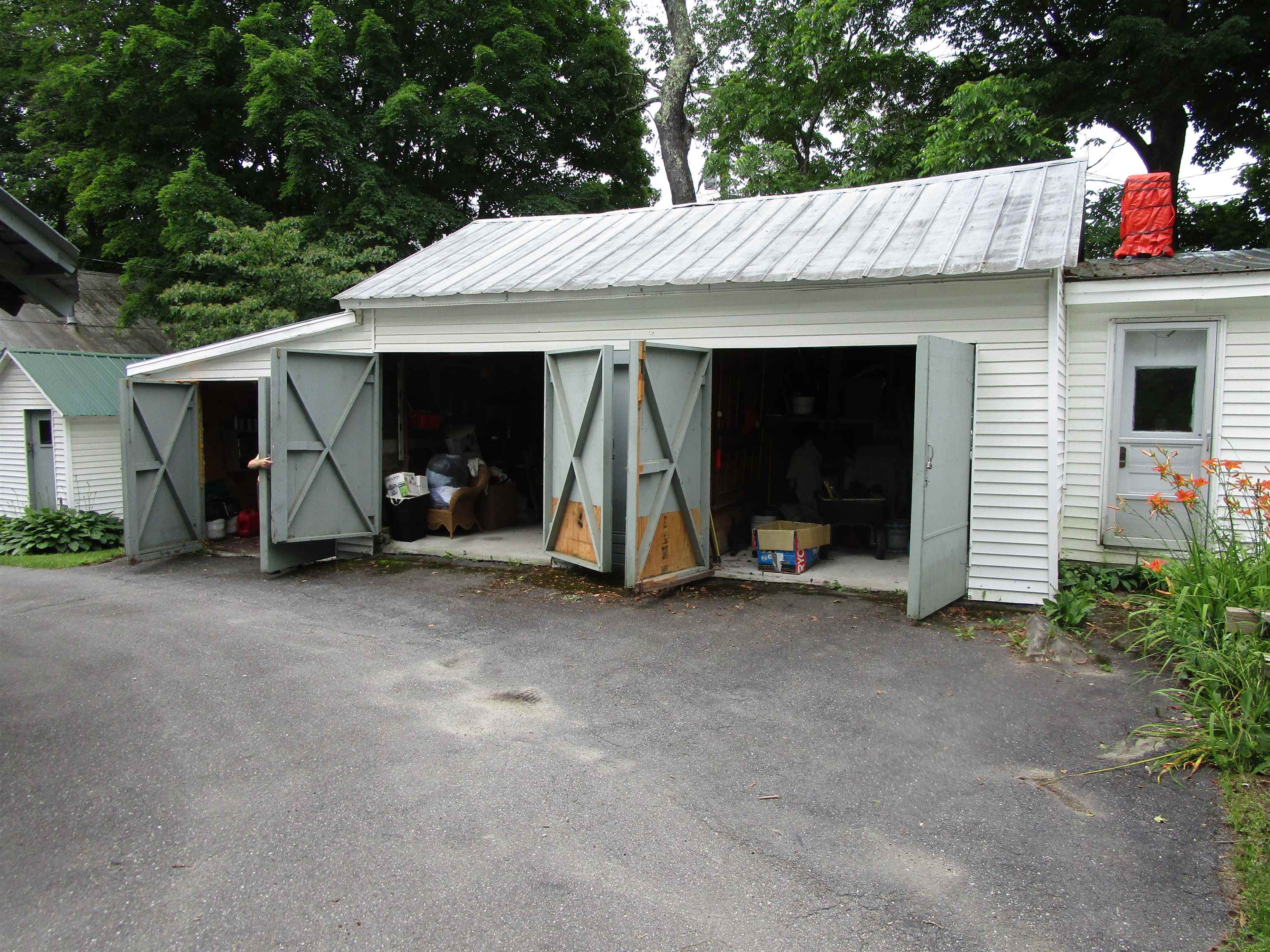 Homes for sale in Londonderry, VT | 1950 N Main St, Londonderry, VT 05148 | MLS# 5041665