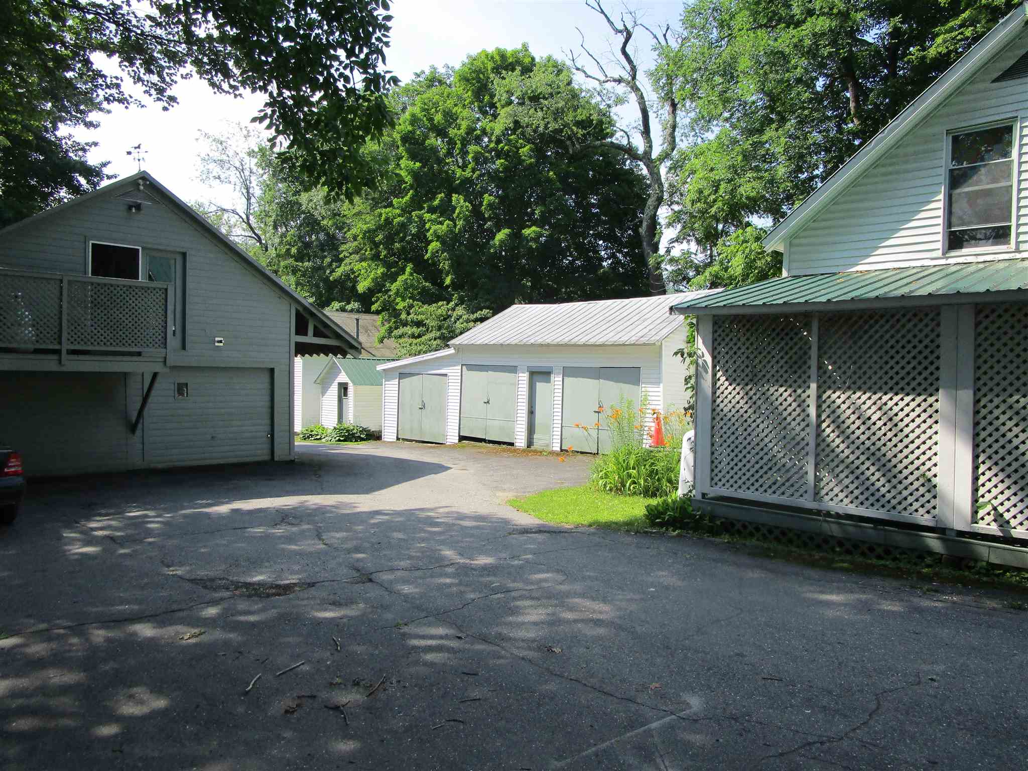 Homes for sale in Londonderry, VT | 1950 North Main St, Londonderry, VT 05148 | MLS# 5041666