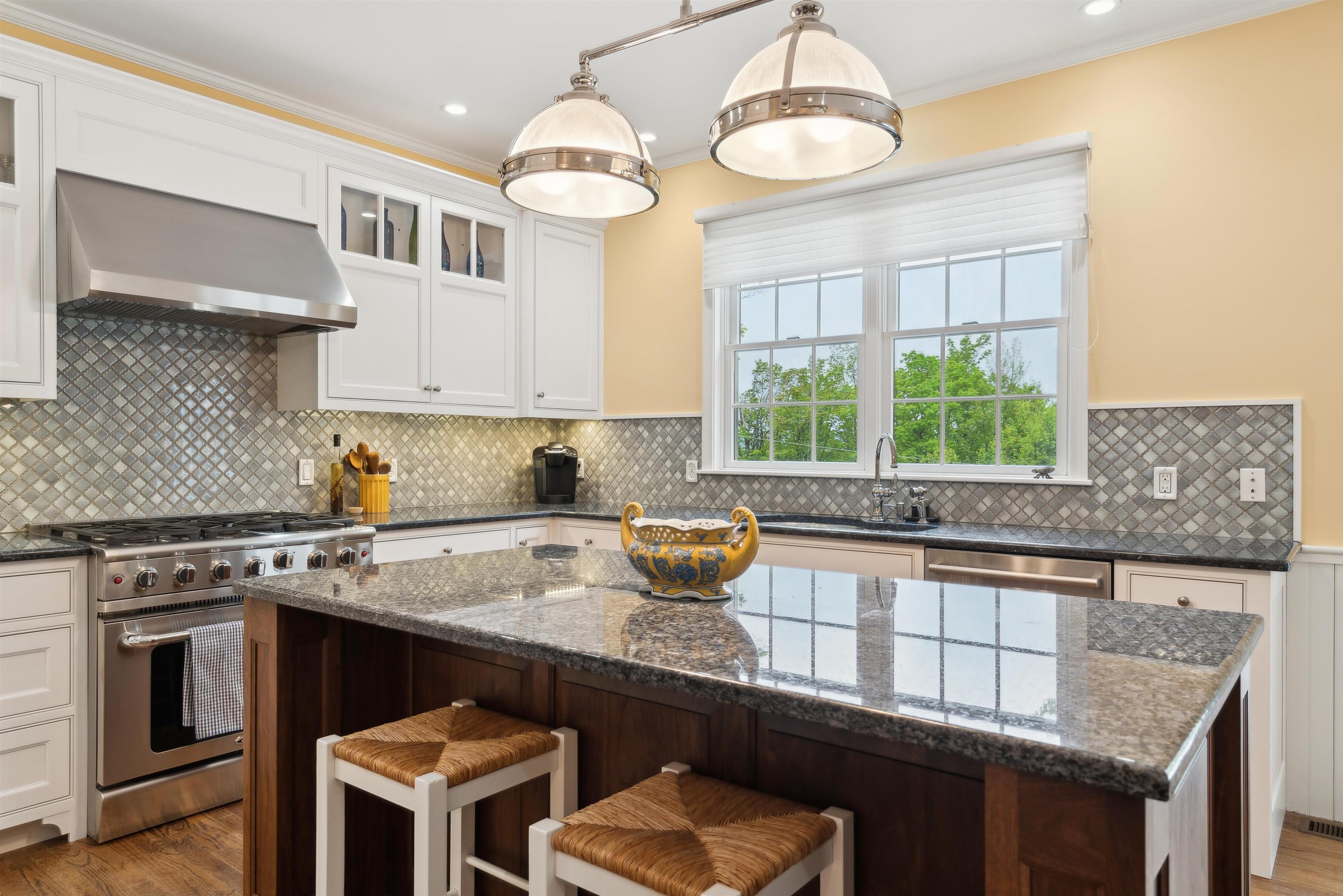 Homes for sale in Hartford, VT | 126 Primrose Ln, Hartford, VT 05059 | MLS# 5042099