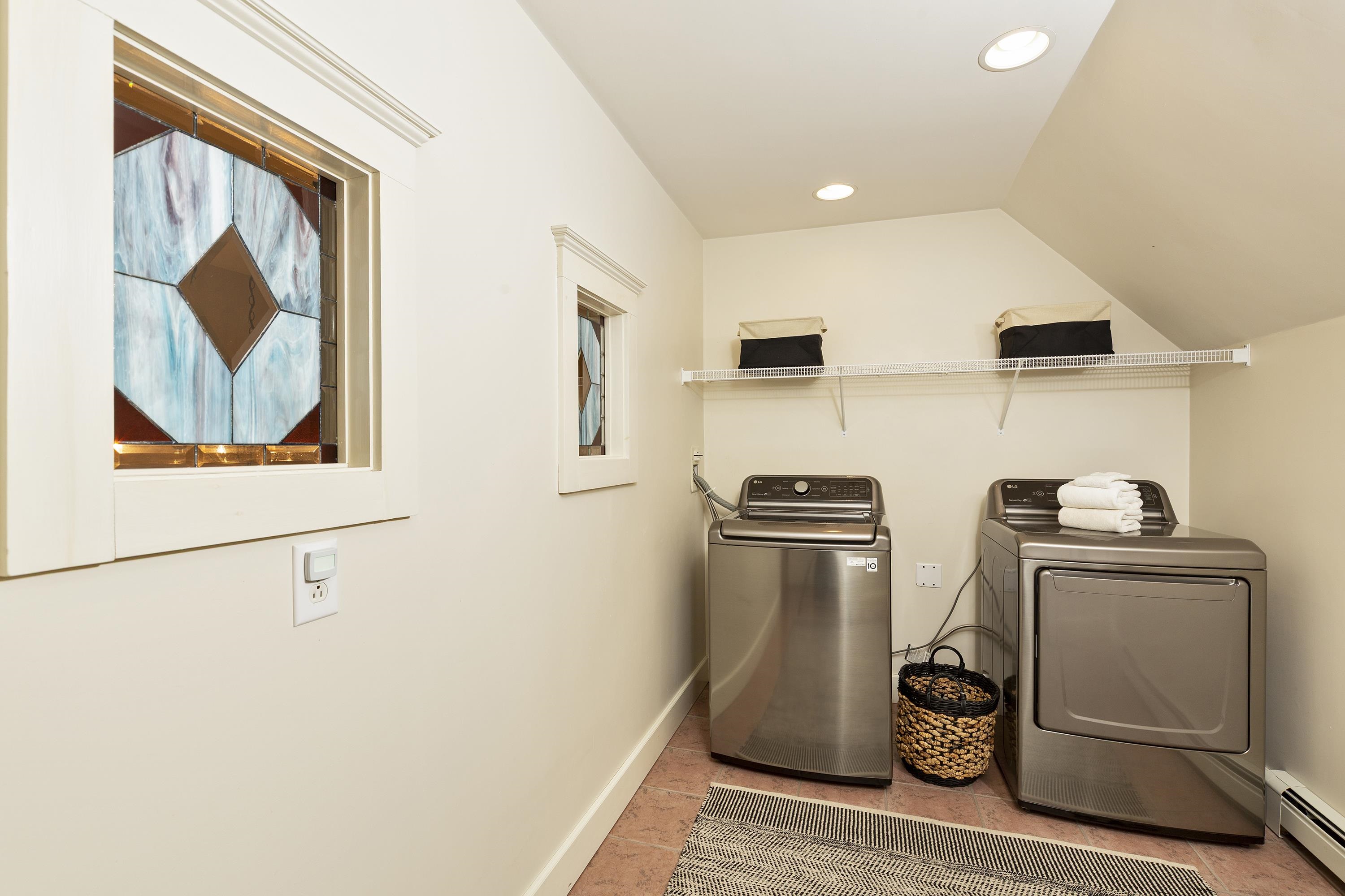 20 Edgemont Landing Rd, Newbury, NH 03255