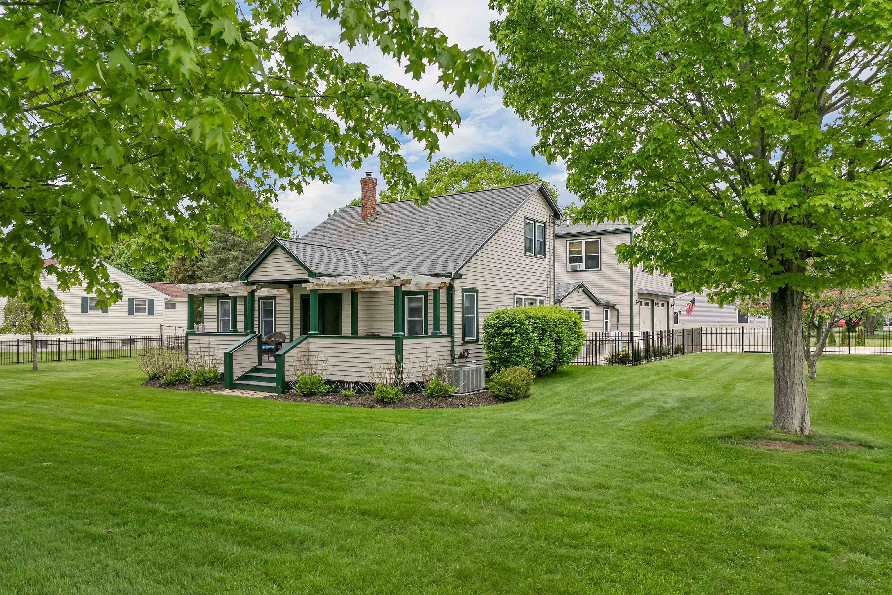 Homes for sale in Portsmouth, NH | 163 Ocean Rd, Portsmouth, NH 03801 | MLS# 5042535