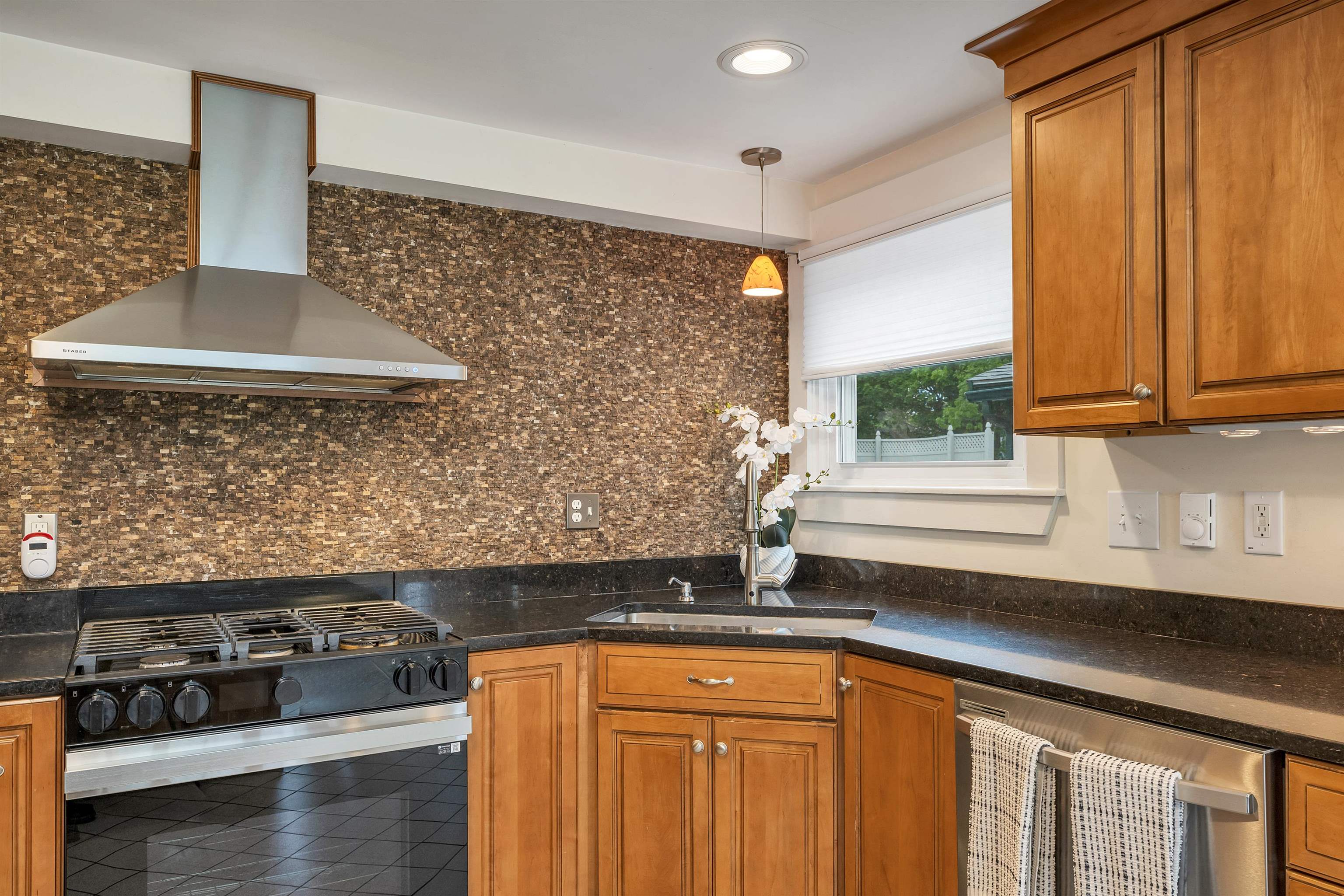 Homes for sale in Portsmouth, NH | 163 Ocean Rd, Portsmouth, NH 03801 | MLS# 5042535