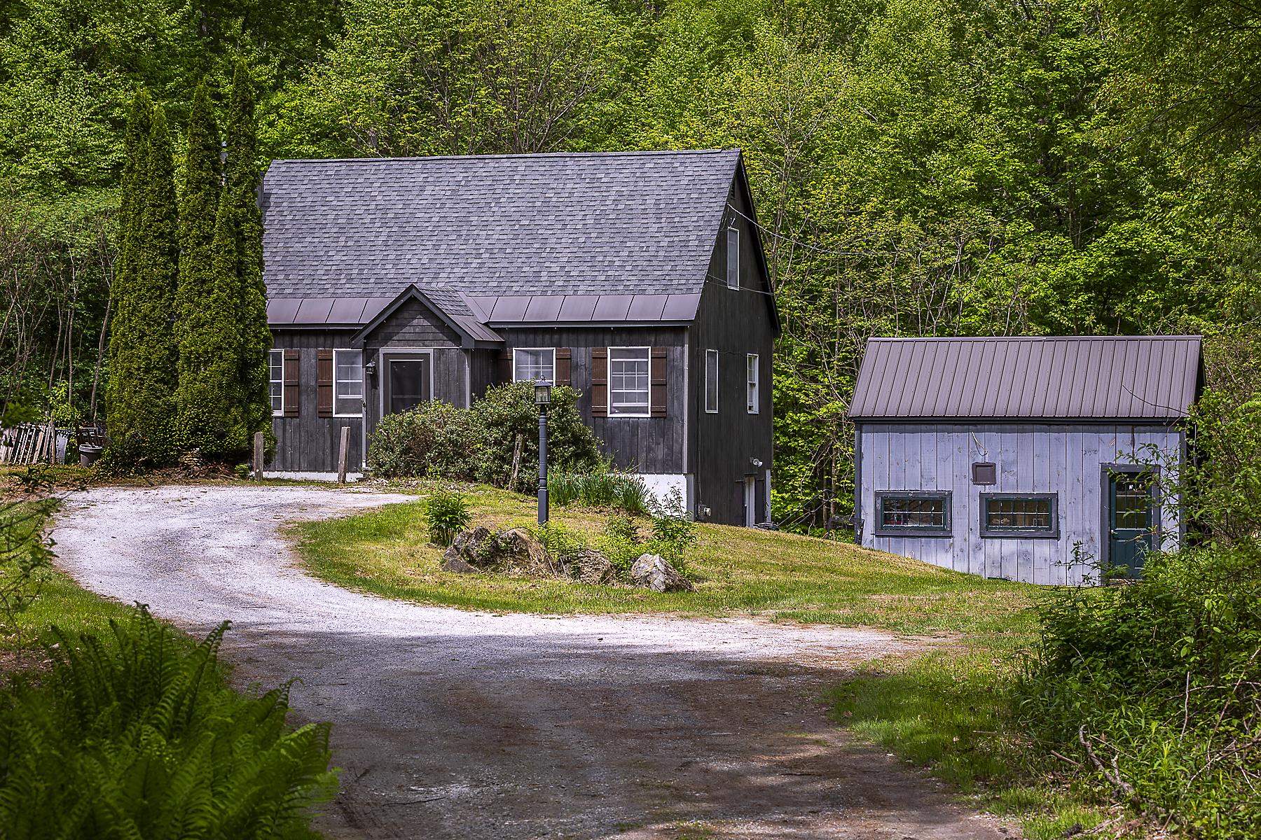Sunderland VT Home for sale $$350,000 $256 per sq.ft.