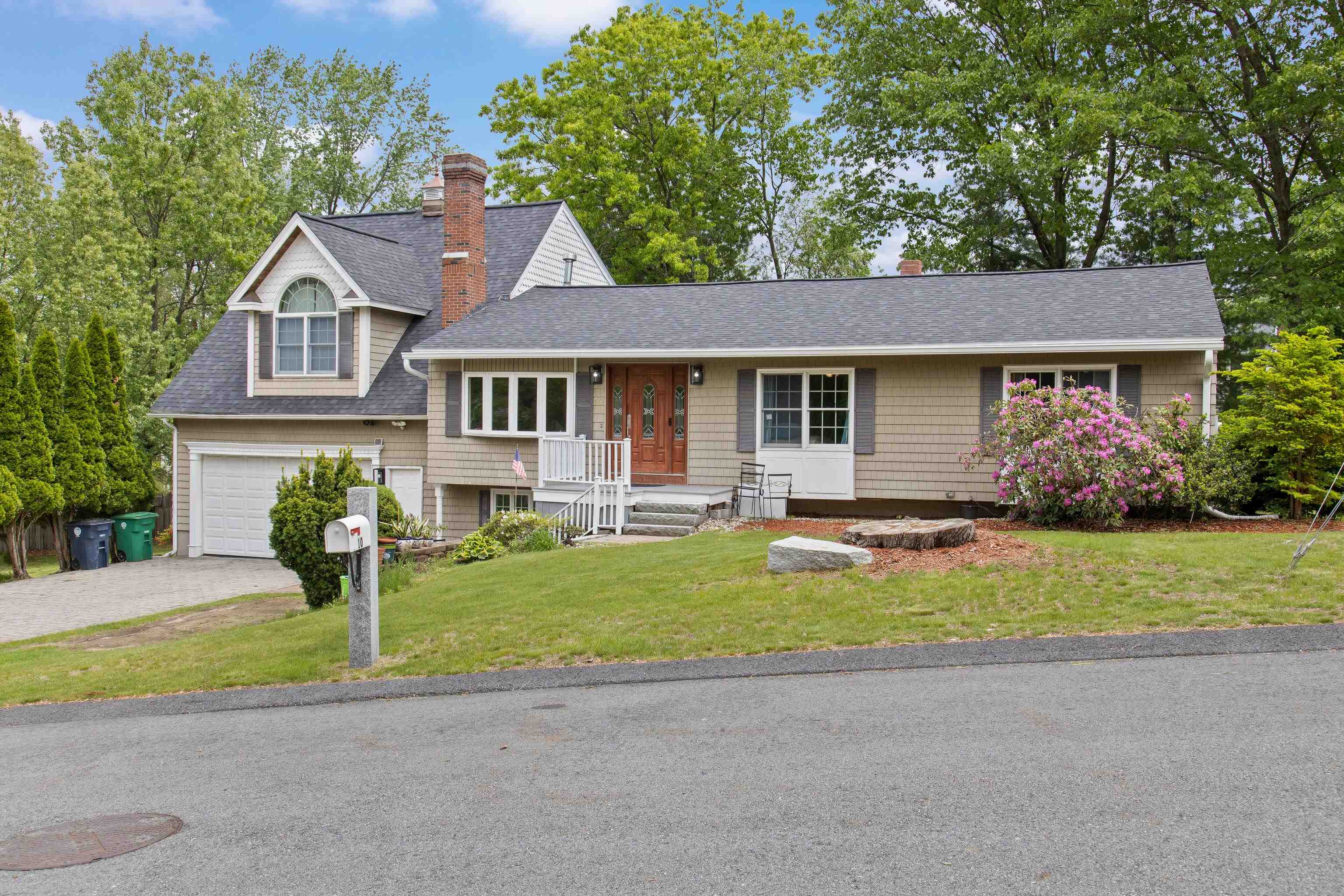 MLS 5043071: 10 Hunters Lane, Nashua NH