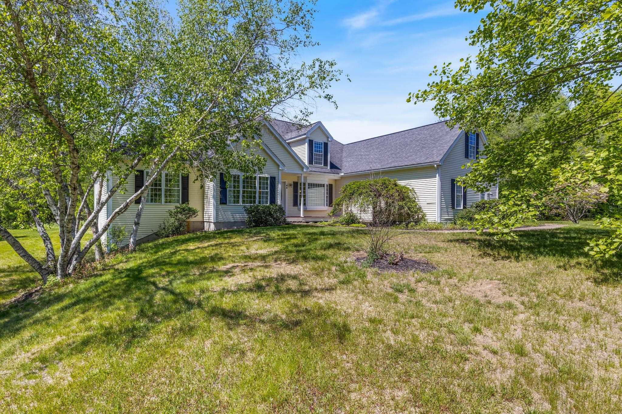 MLS 5043401: 44 Thunder Road, Fremont NH