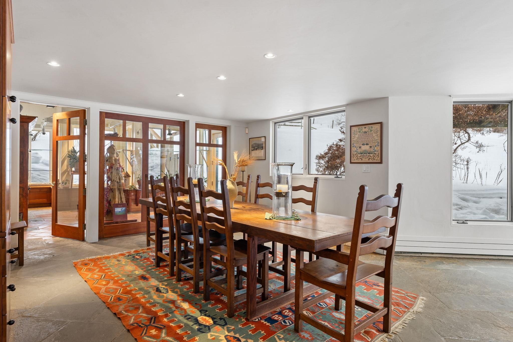 Dining into Conservatory 22810367