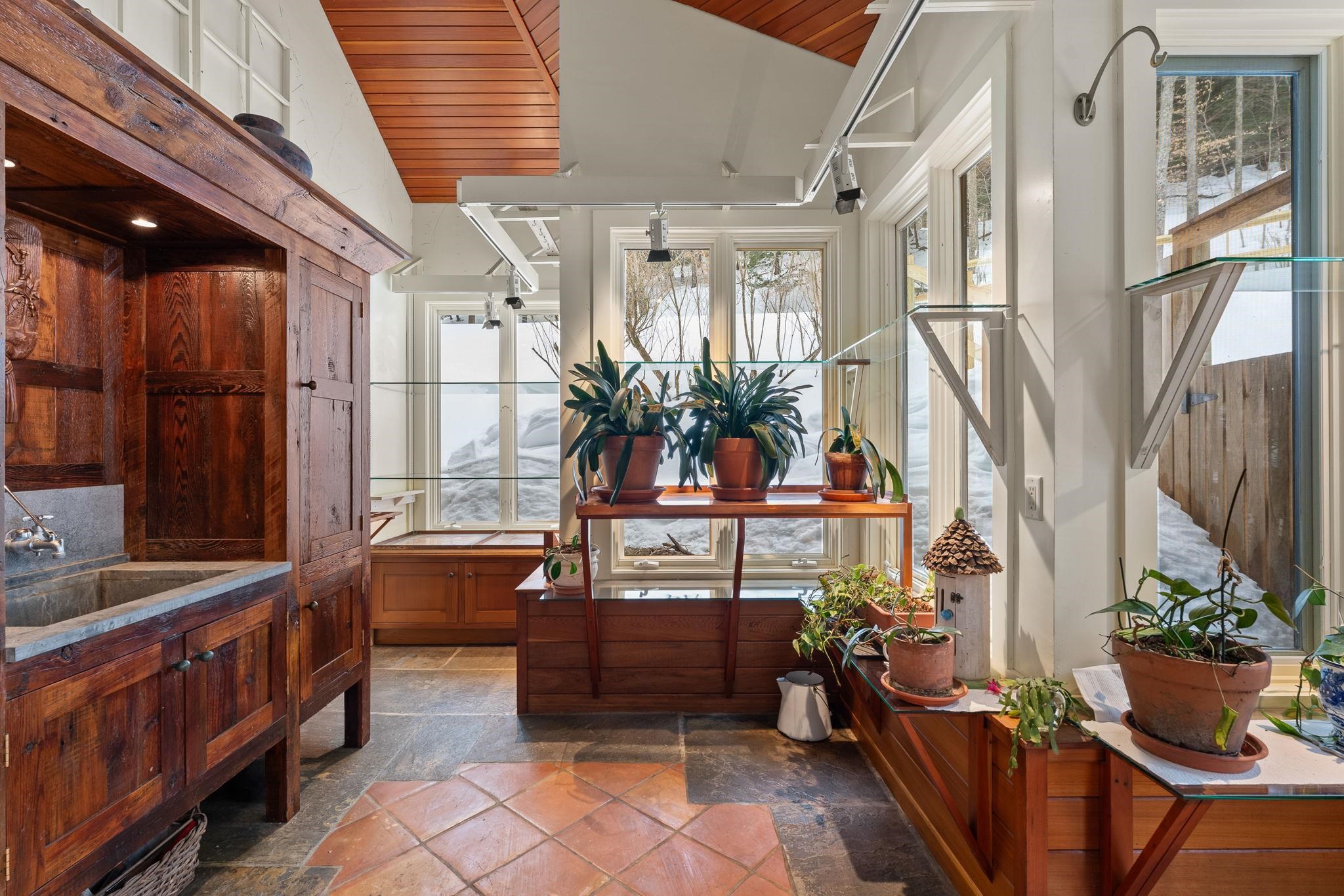 Conservatory 22810370