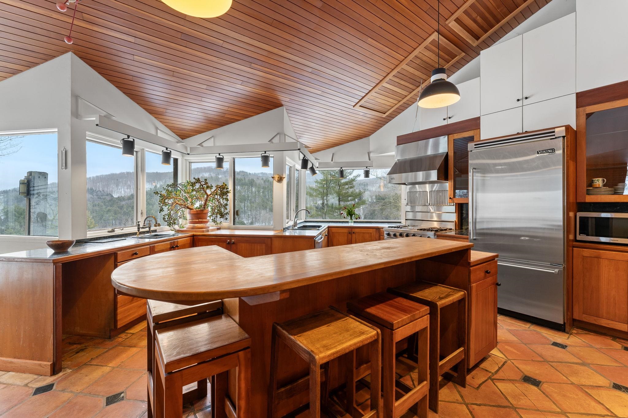 Spectacular Kitchen 22810362