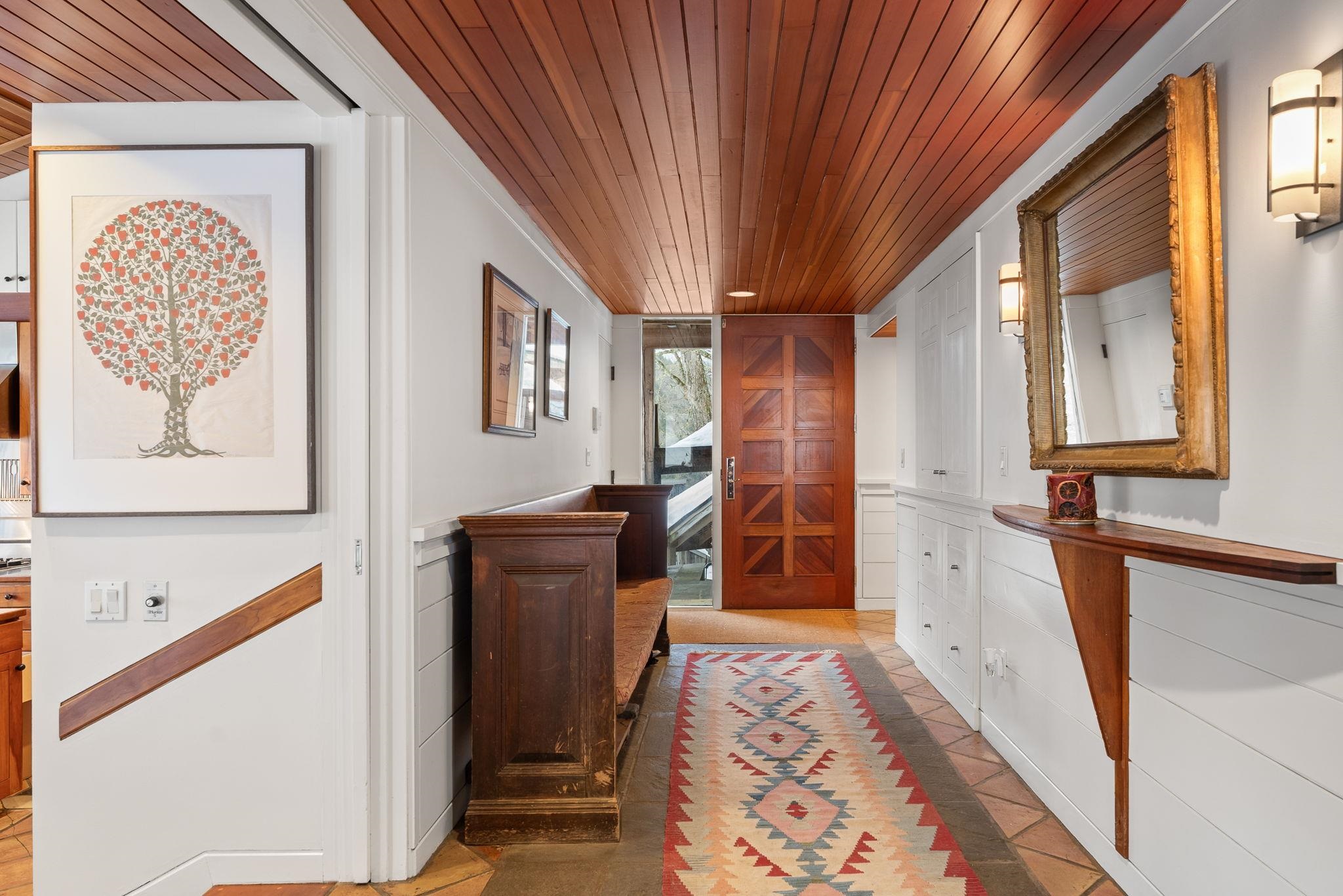 Foyer Entry 22810357