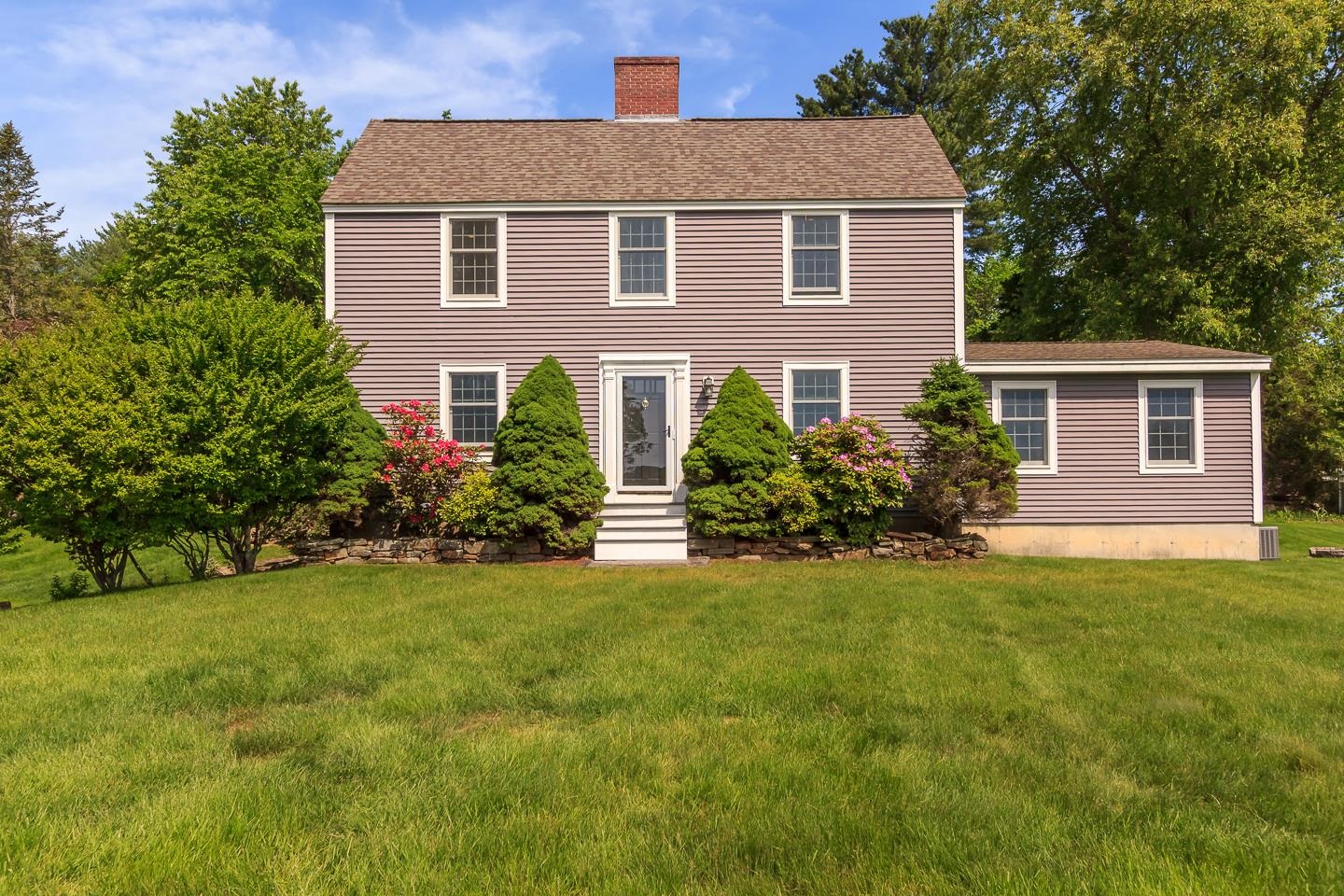 MLS 5043468: 19 Cambridge Road, Hampstead NH