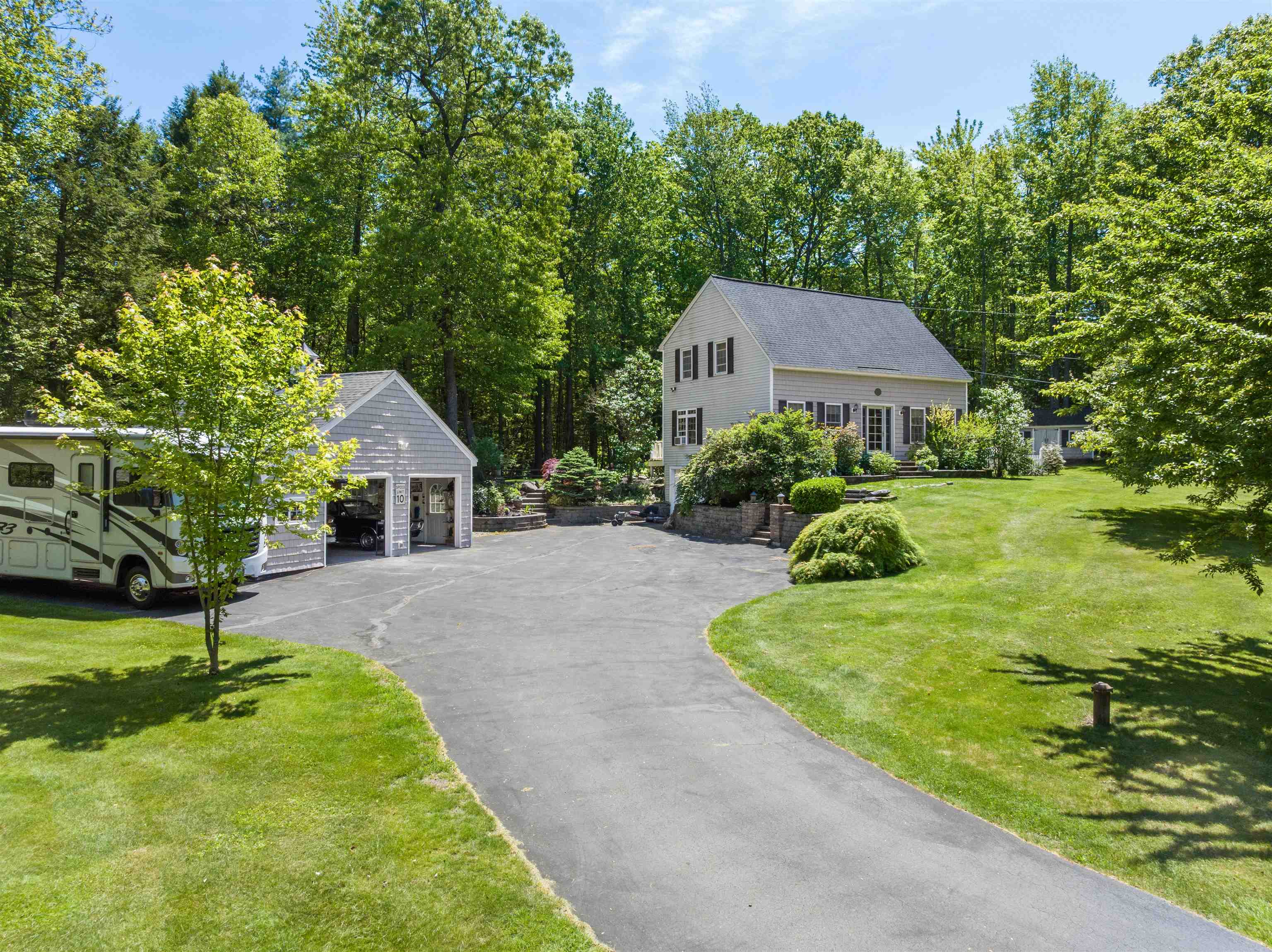 MLS 5043587: 39 Nathaniel Brown Drive, Fremont NH