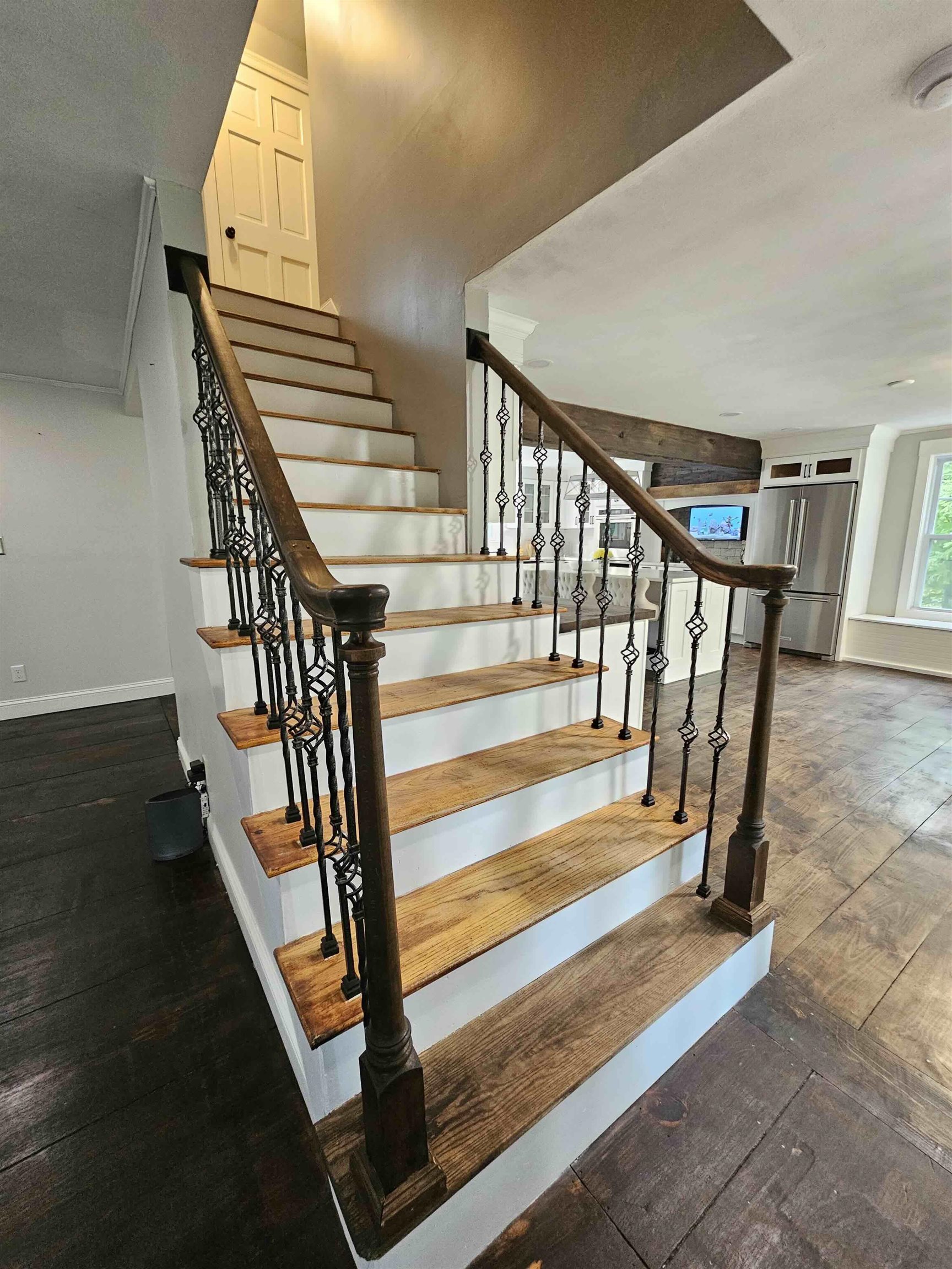 436 Mammoth Rd, Pelham, NH 03076