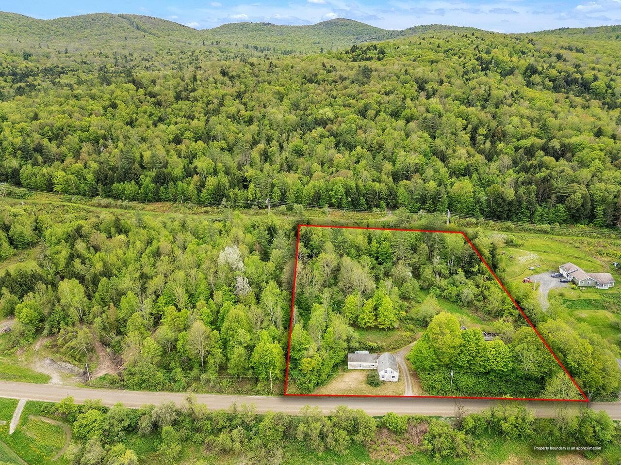 Homes for sale in Duxbury, VT | 3567 River Rd, Duxbury, VT 05676 | MLS# 5044277