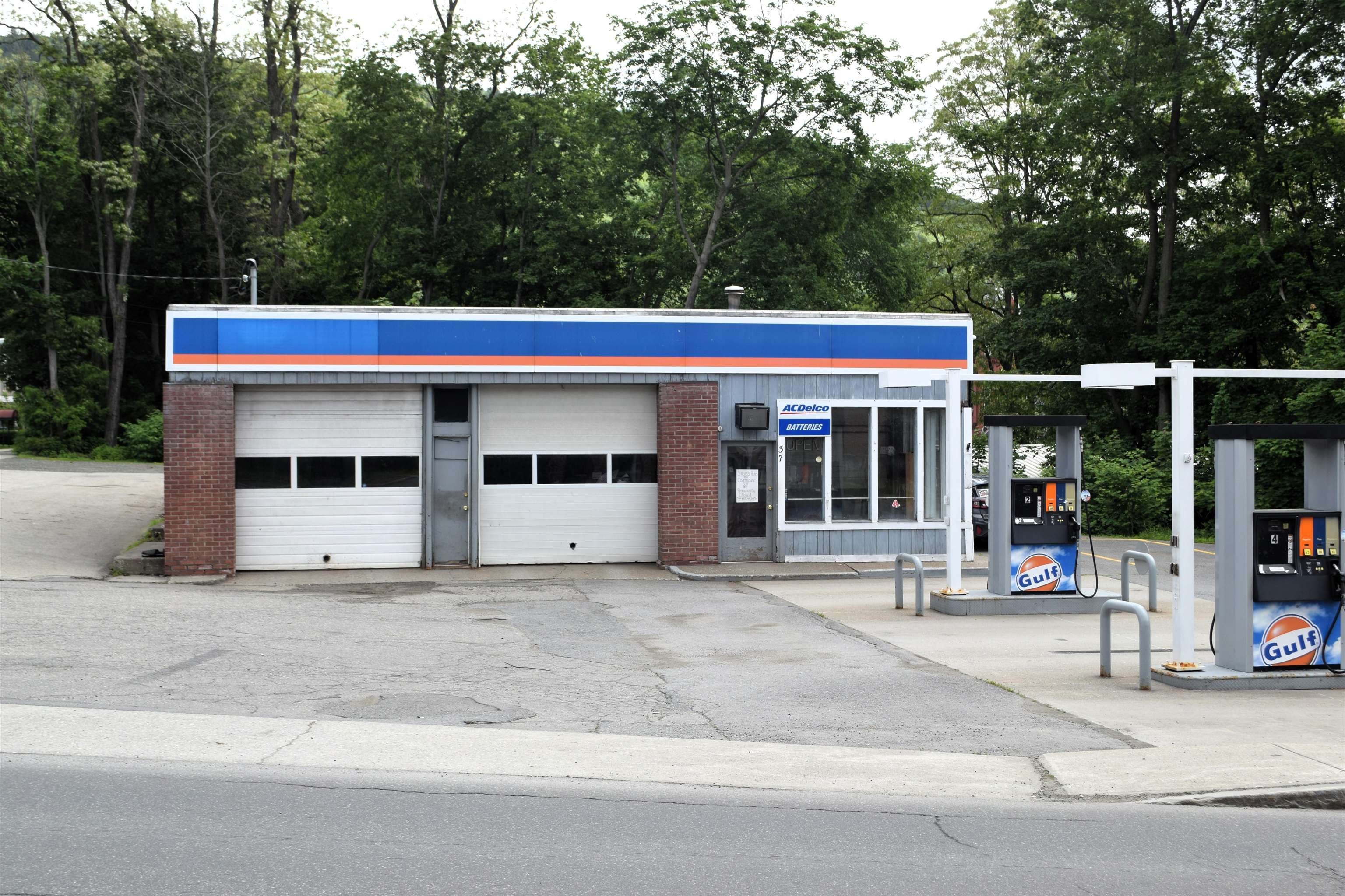 Brattleboro VT Commercial Property for sale $$395,000 $317 per sq.ft.
