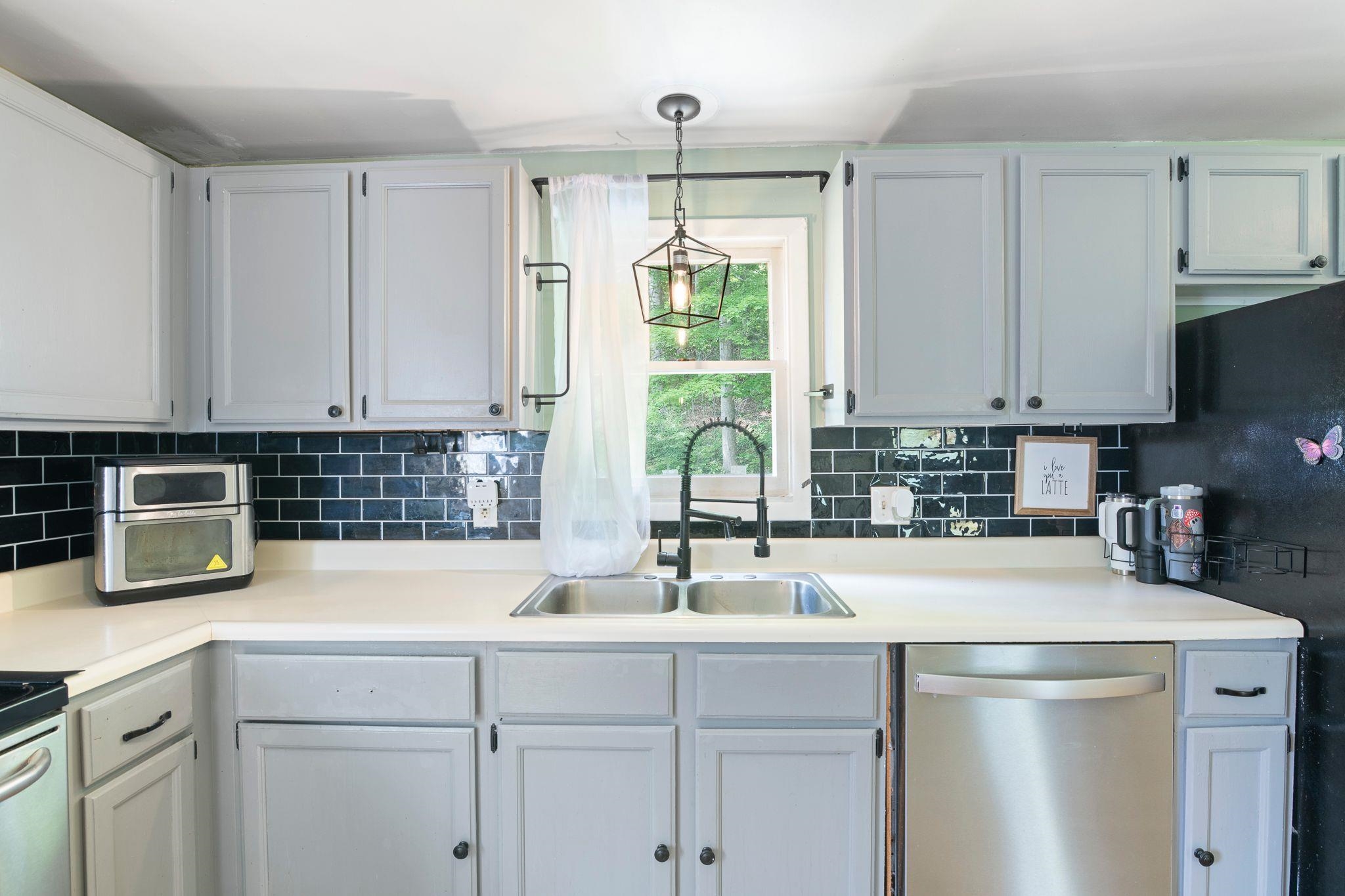 Homes for sale in Brattleboro, VT | 164 Chestnut St, Brattleboro, VT 05301 | MLS# 5044816