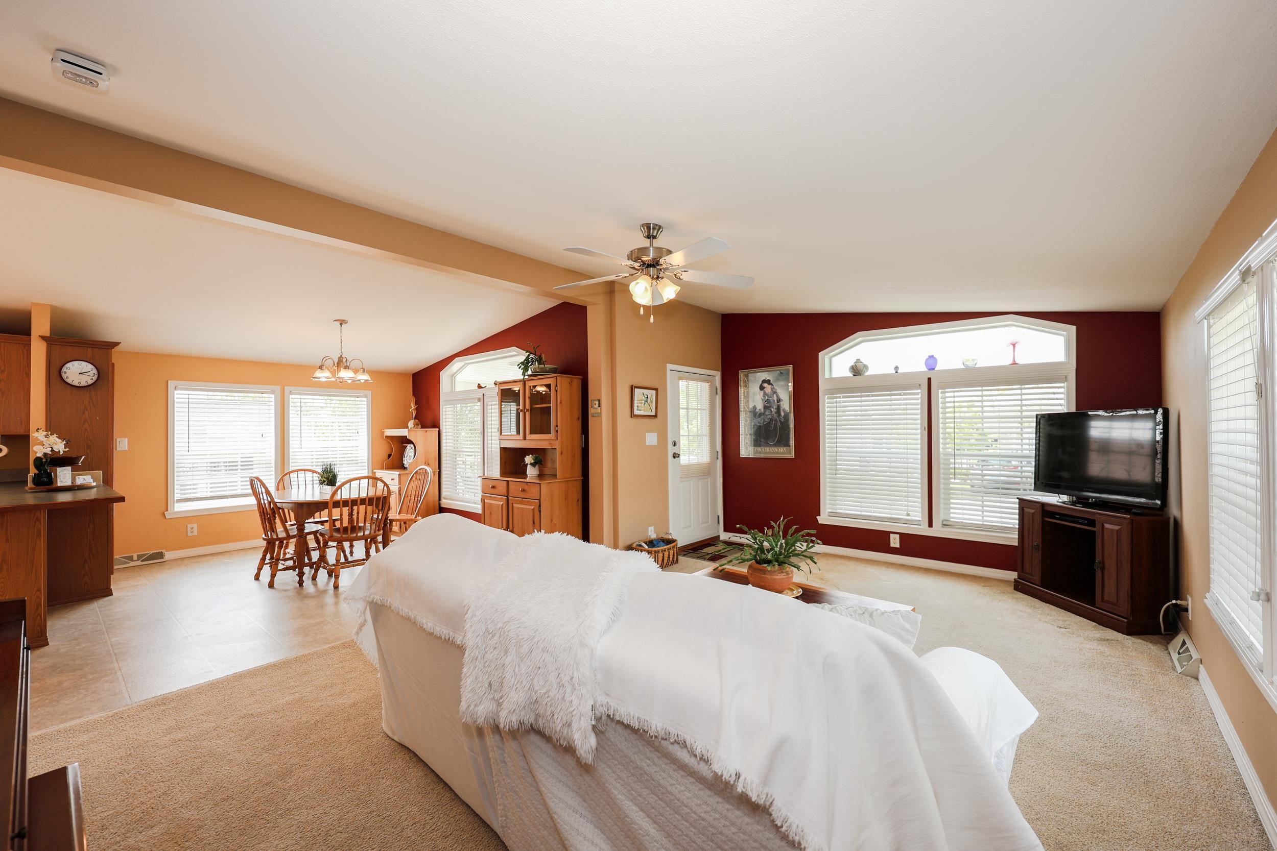 Homes for sale in Franklin, NH | 21 Mountain View Dr, Franklin, NH 03235 | MLS# 5045104