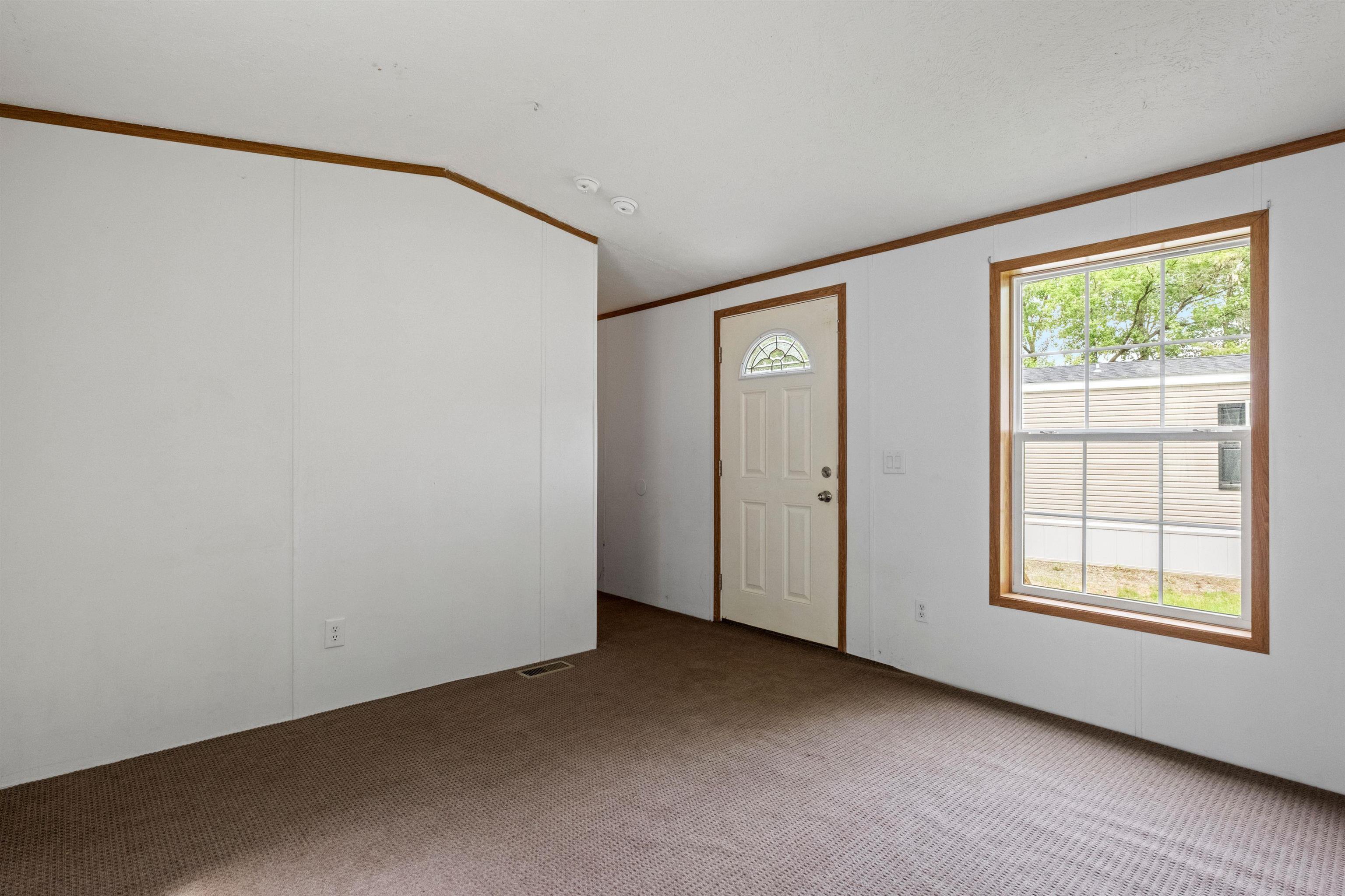 Homes for sale in Haverhill, NH | 15 Trailer Park Rd, Haverhill, NH 03785 | MLS# 5045253