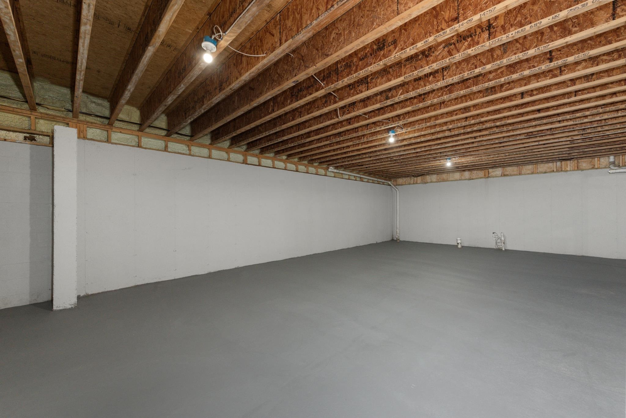 33 Winterberry Ln, Plymouth, NH 03264