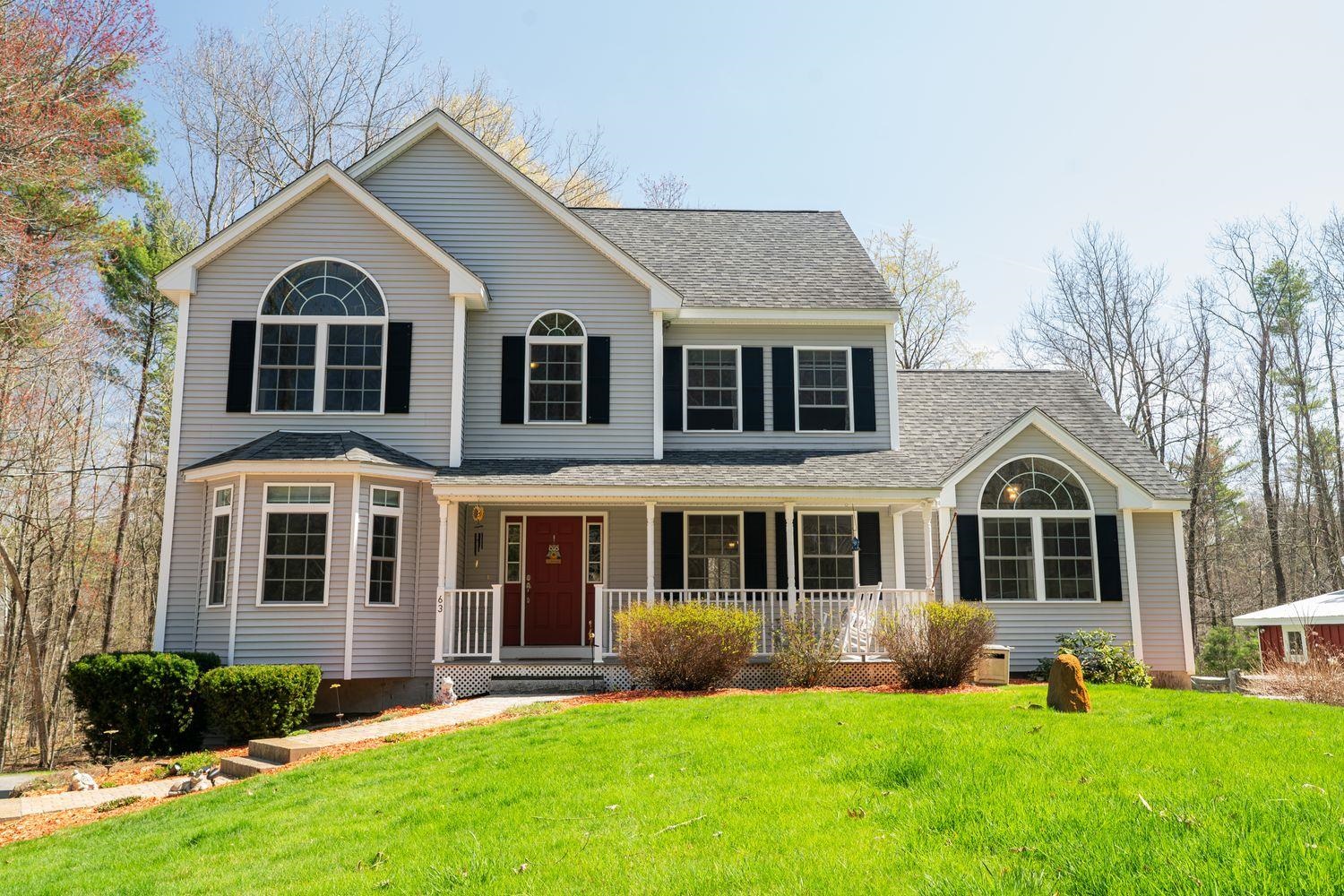 MLS 5045264: 63 Lake Road, Brentwood NH