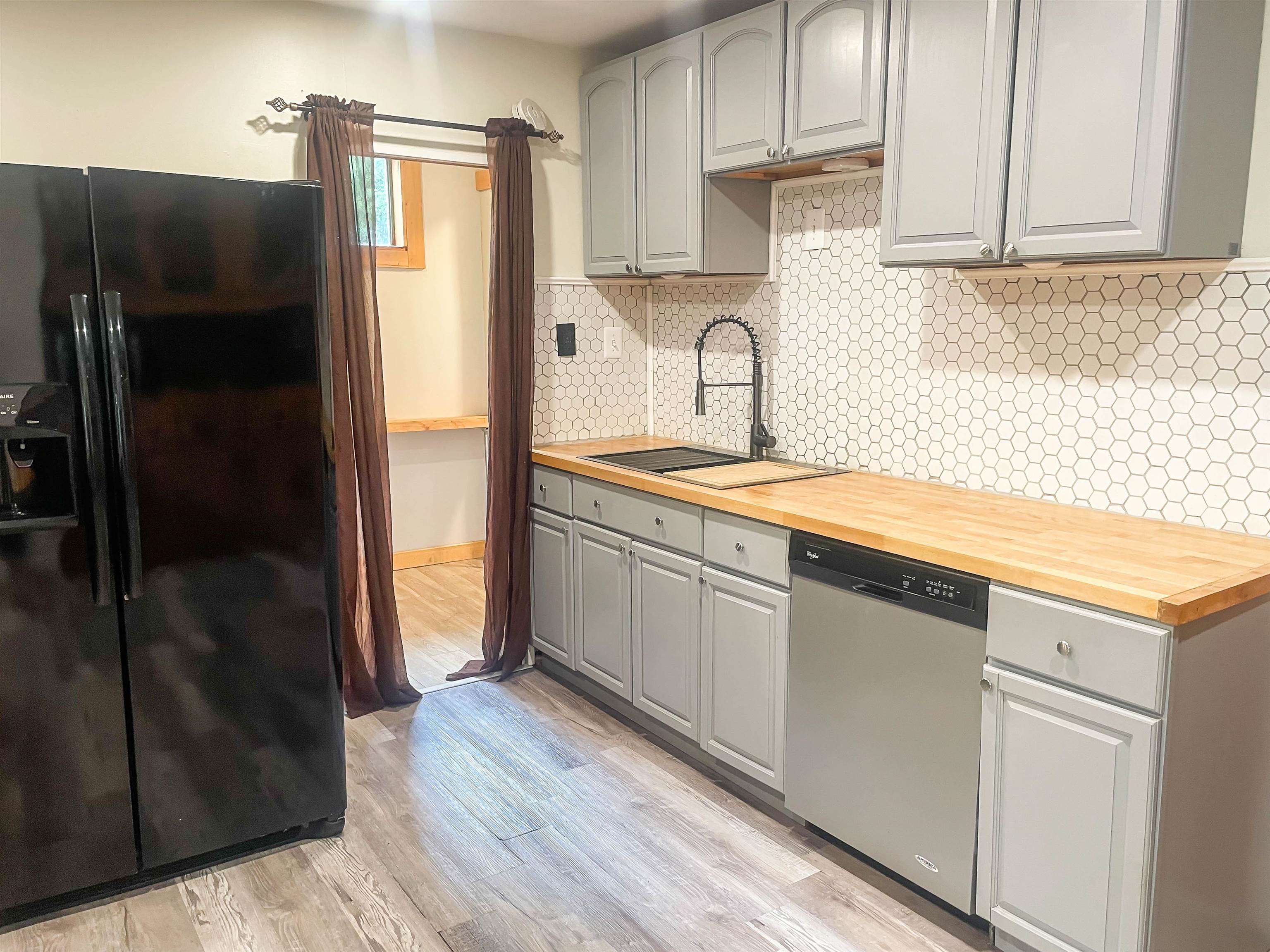 Hinsdale NH Home for sale $$285,000 $174 per sq.ft.