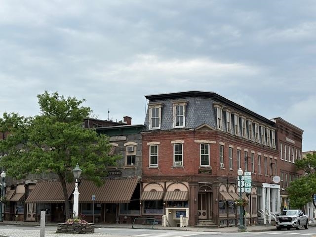 Woodstock VT Commercial Property for sale $2,200,000 $155 per sq.ft.