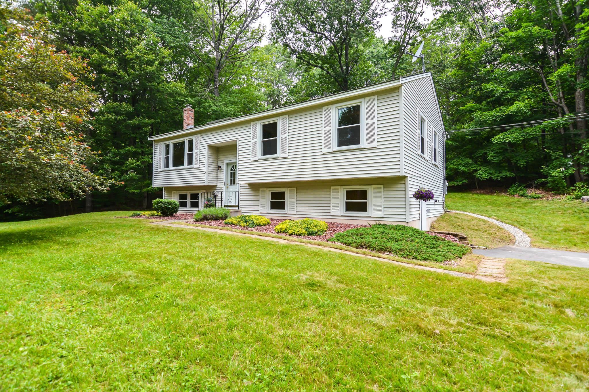 MLS 5045852: 18 Shelly Drive, Derry NH