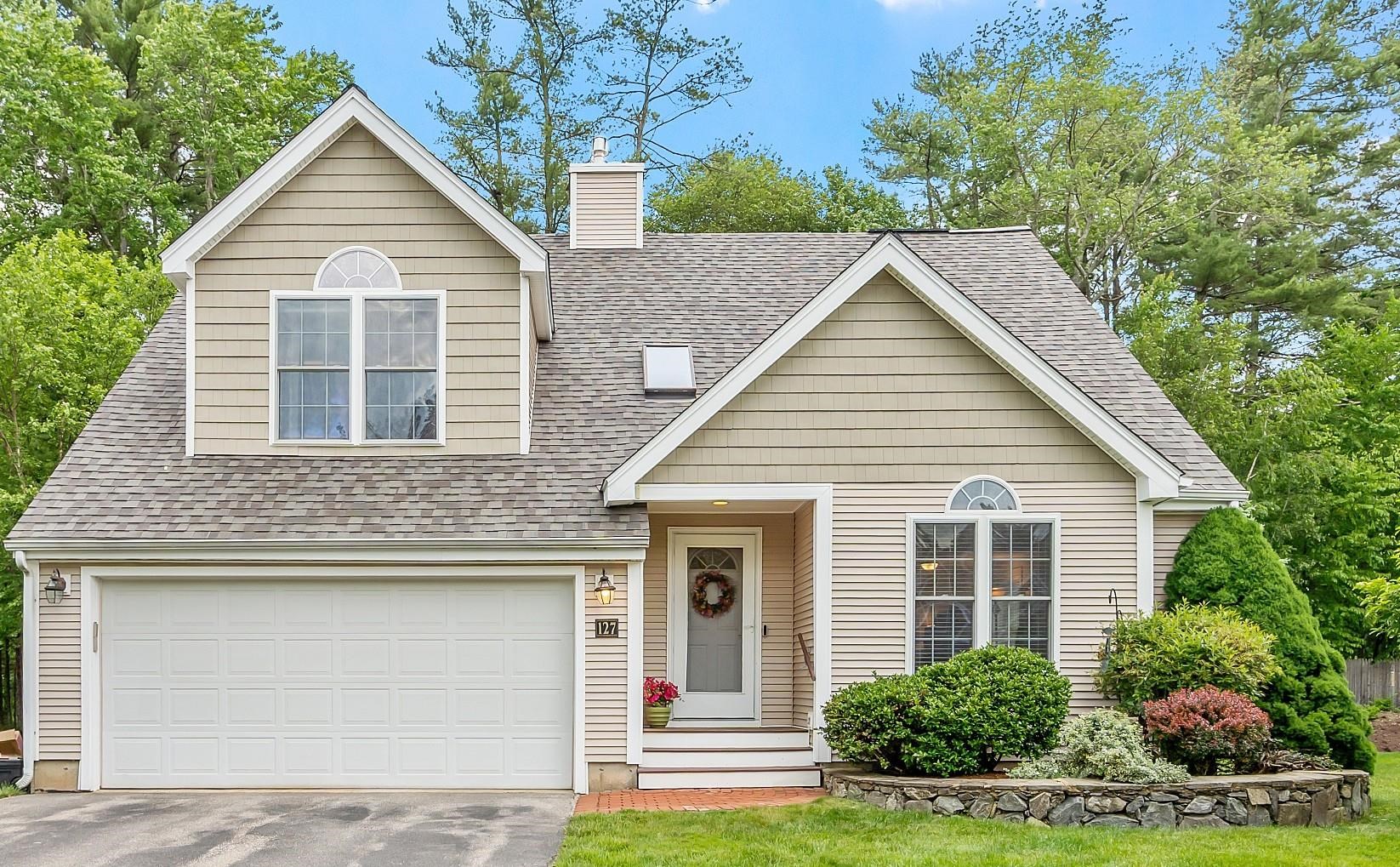 MLS 5046127: 127 Hampton Meadows, Hampton NH