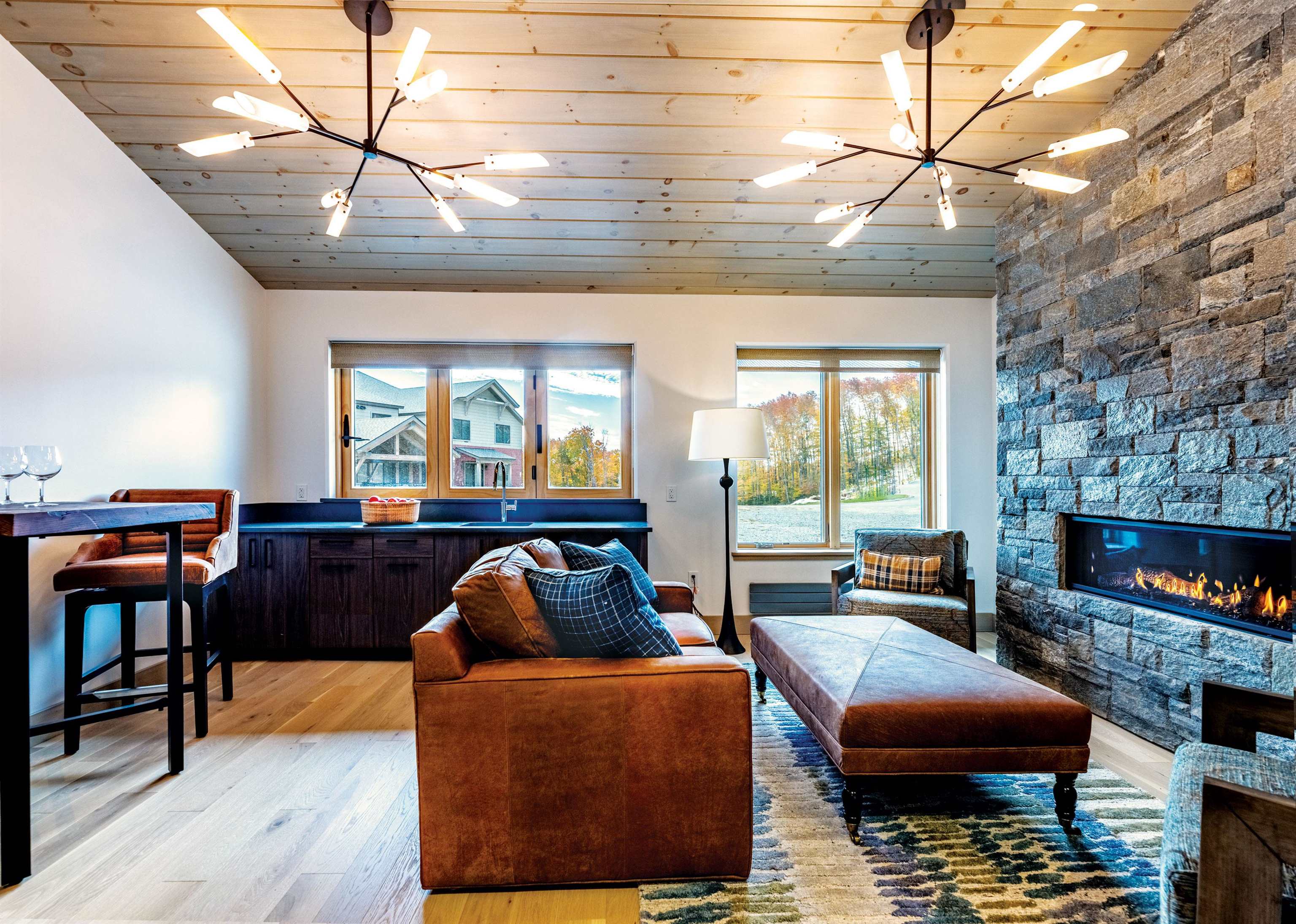 owners lounge 23406045