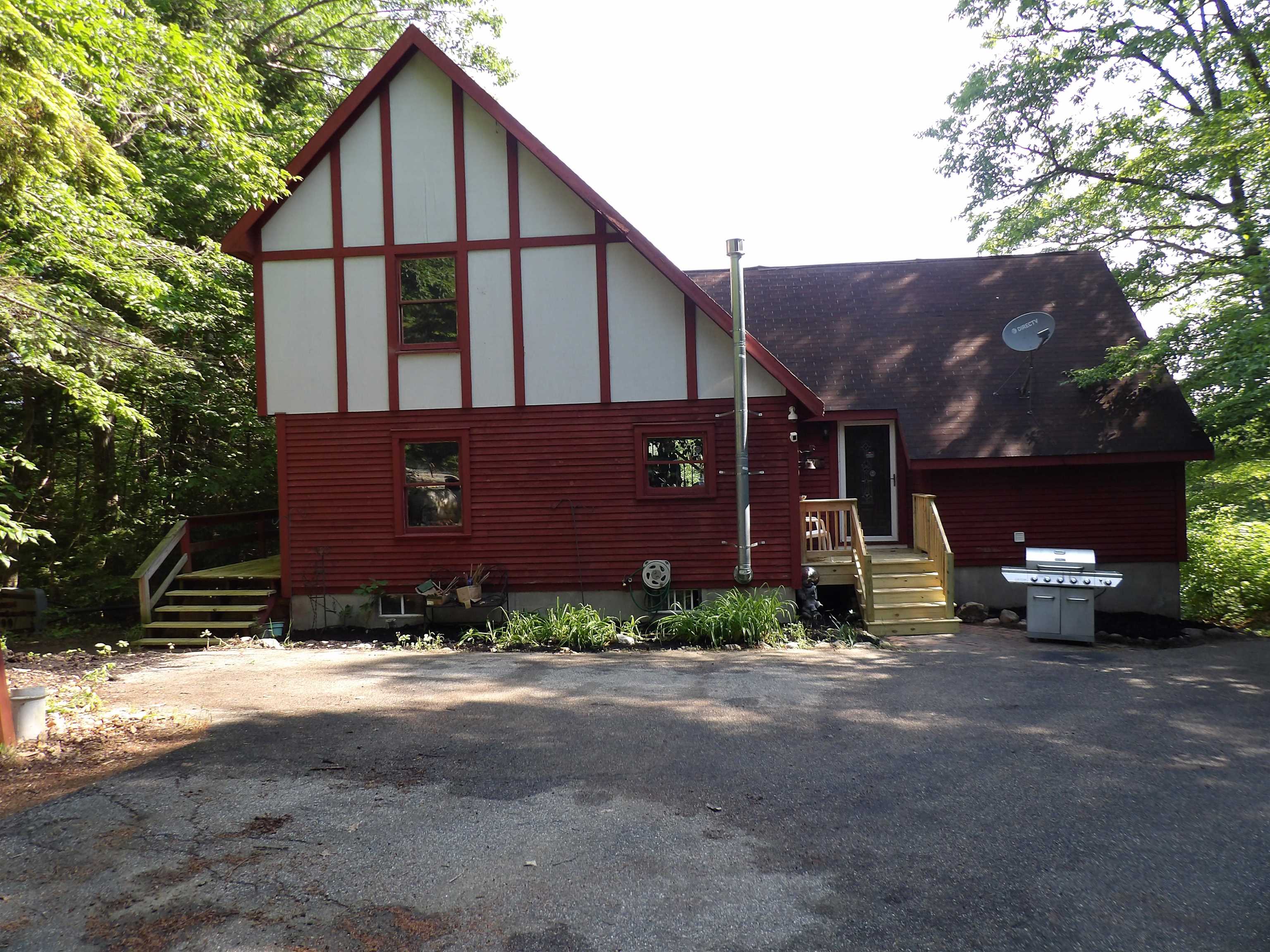 Upper driveway main entrance