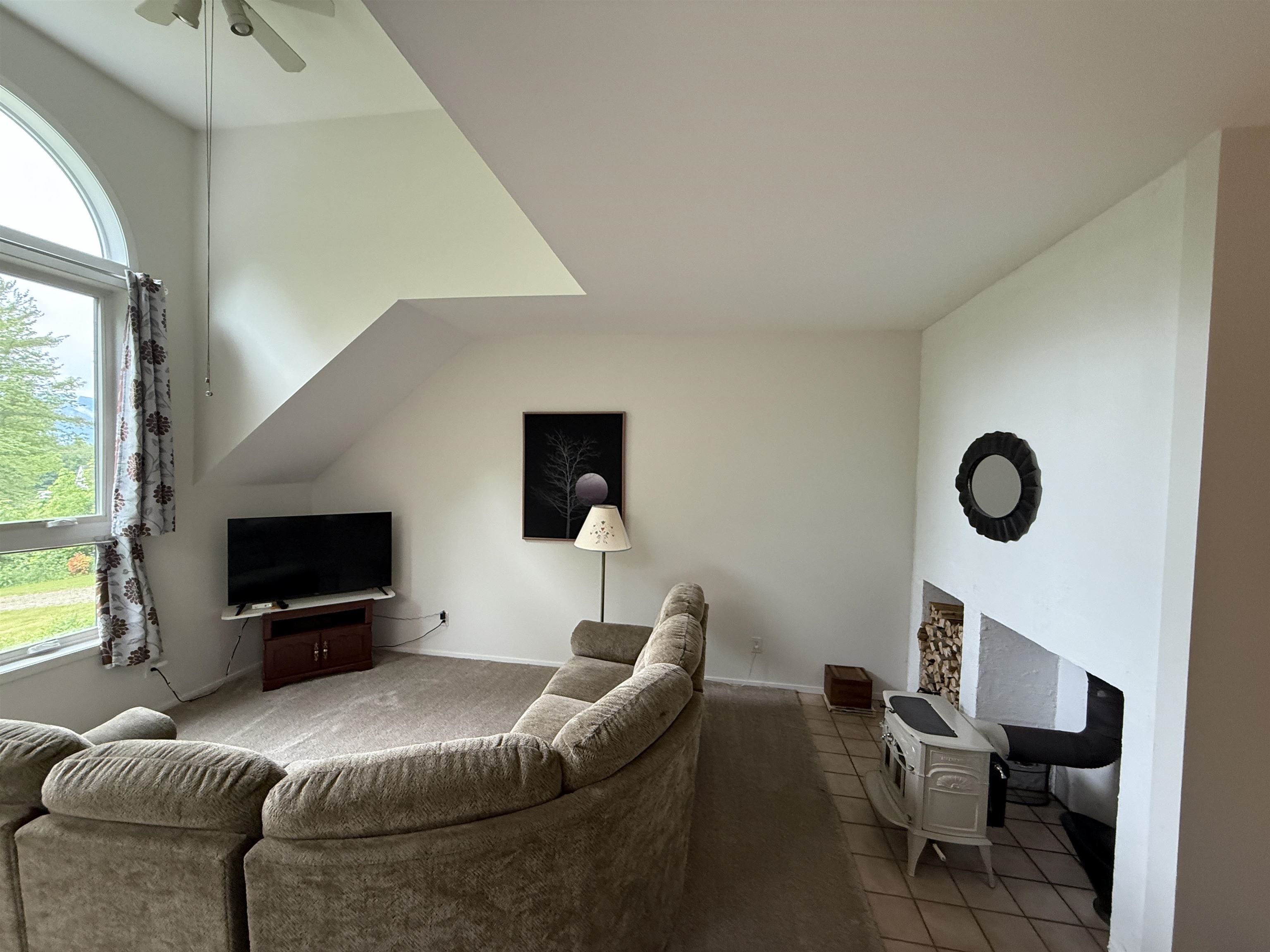 LIVING ROOM W/ CATHEDRAL CEILING 23452958