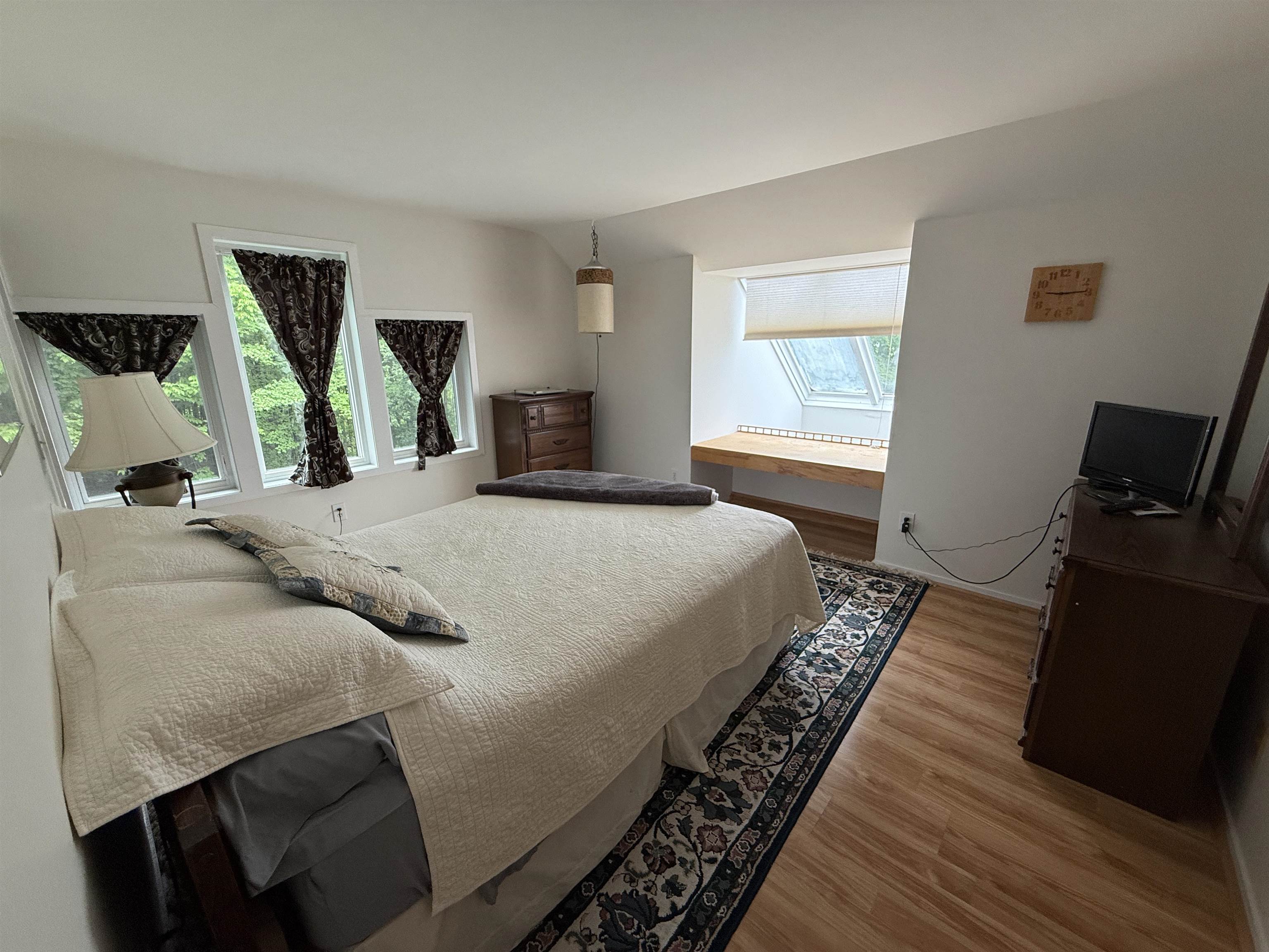 PRIMARY BEDROOM 23452987