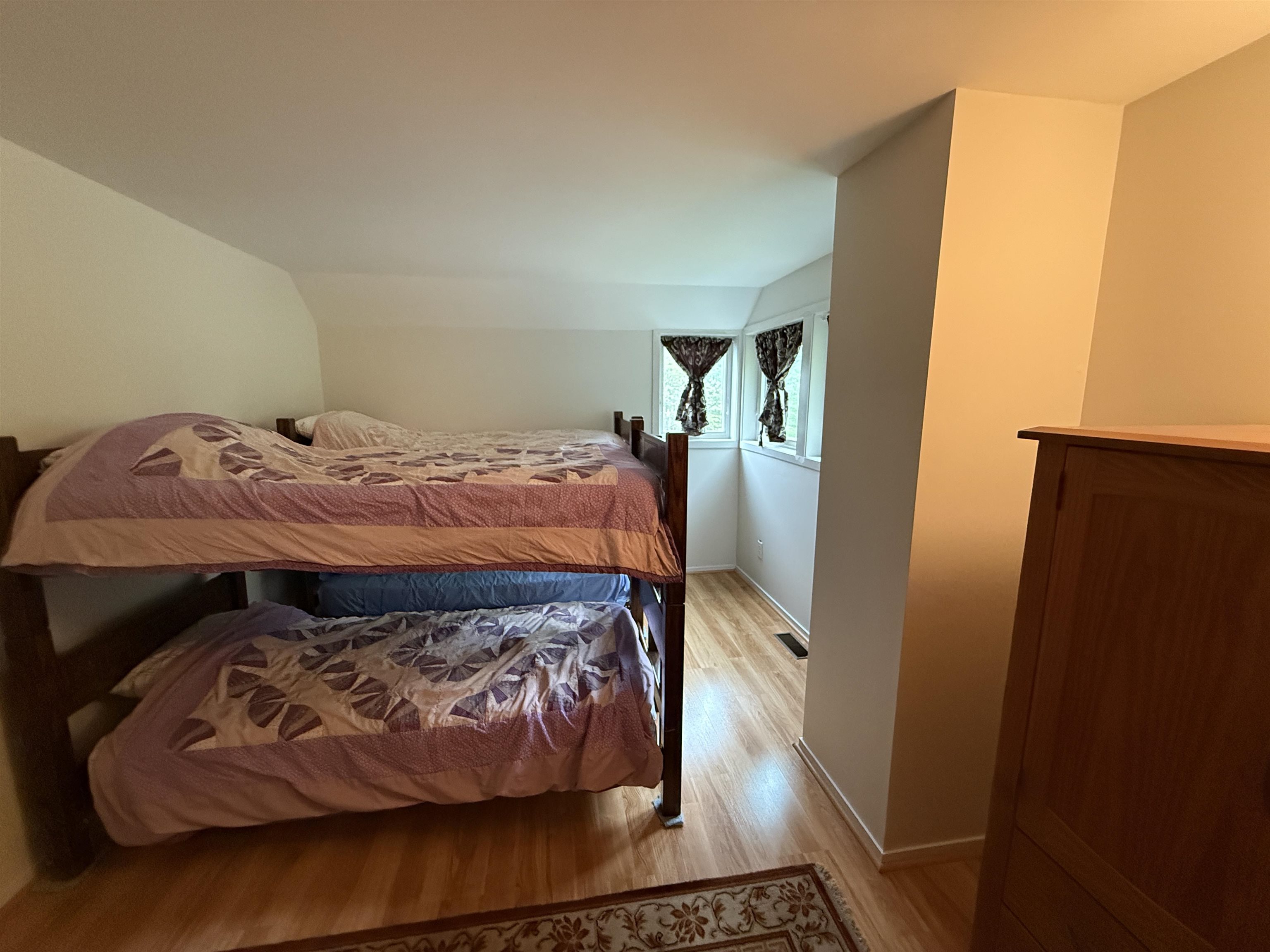 BUNKROOM ON 2ND FLOOR 23452990