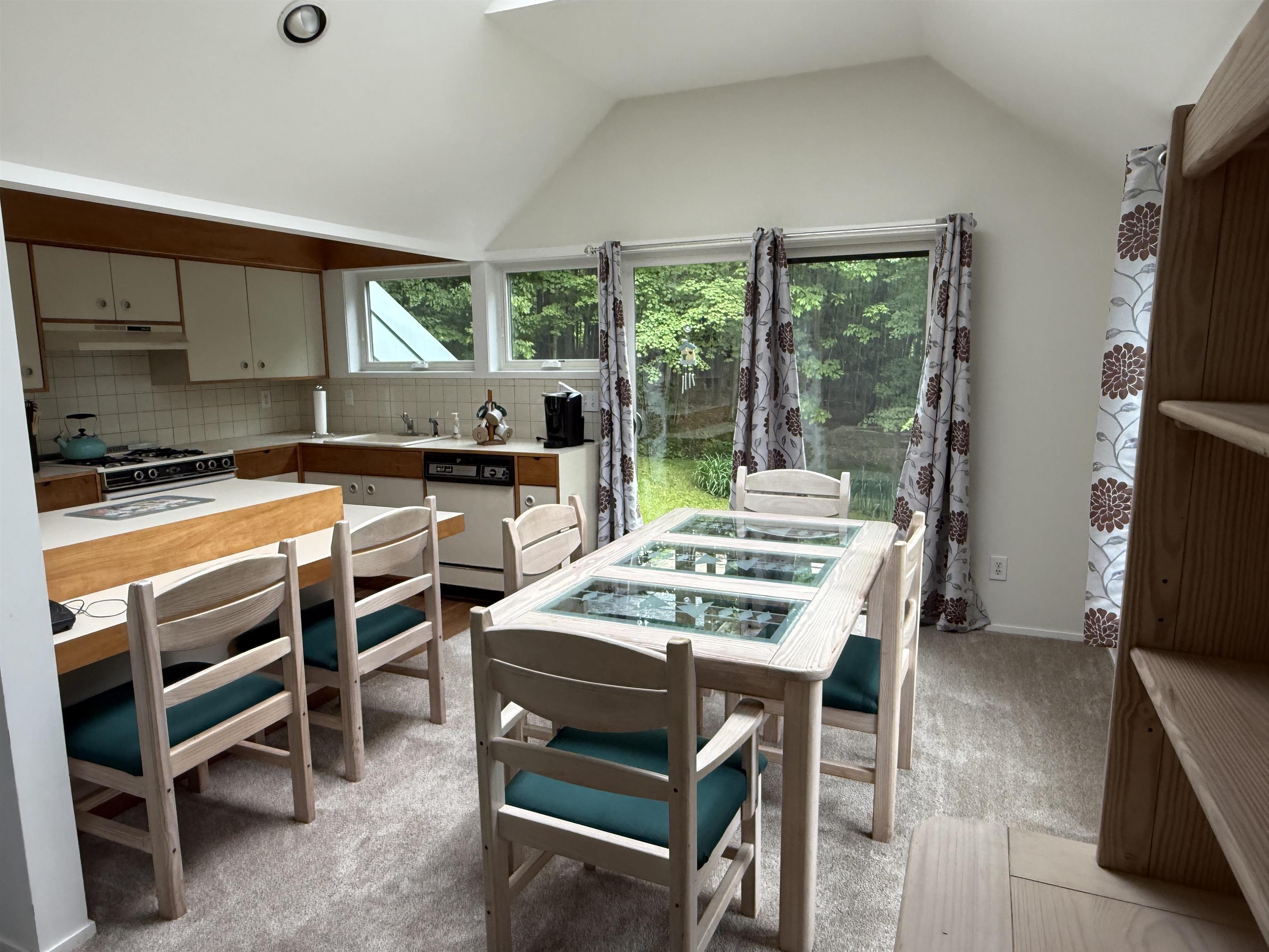 DINING/KITCHEN 23452955