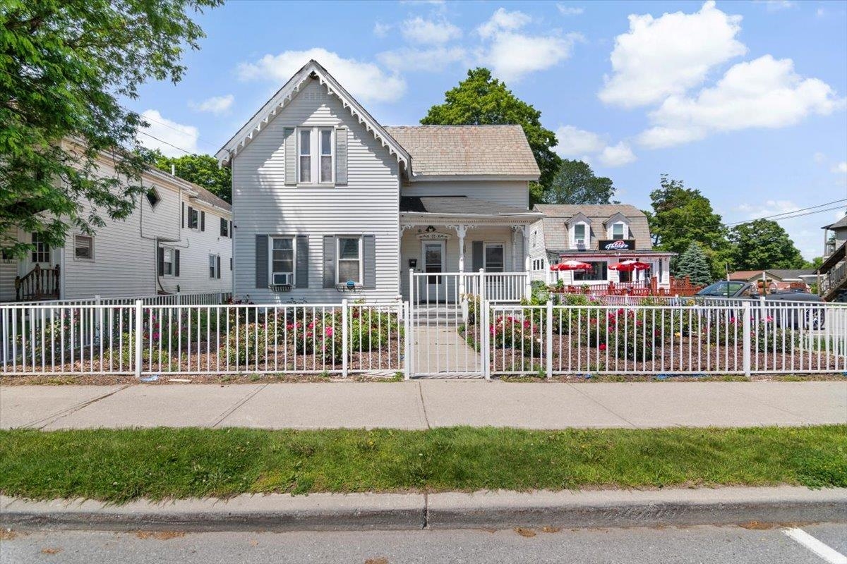 Village of Bennington in Town of Bennington VT Home for sale $$295,000 $122 per sq.ft.