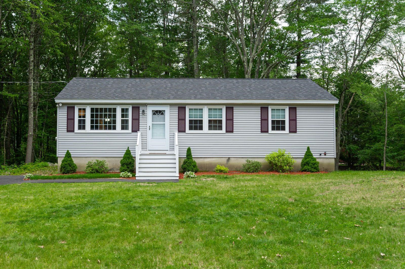 MLS 5047193: 5 Bill Street, Derry NH