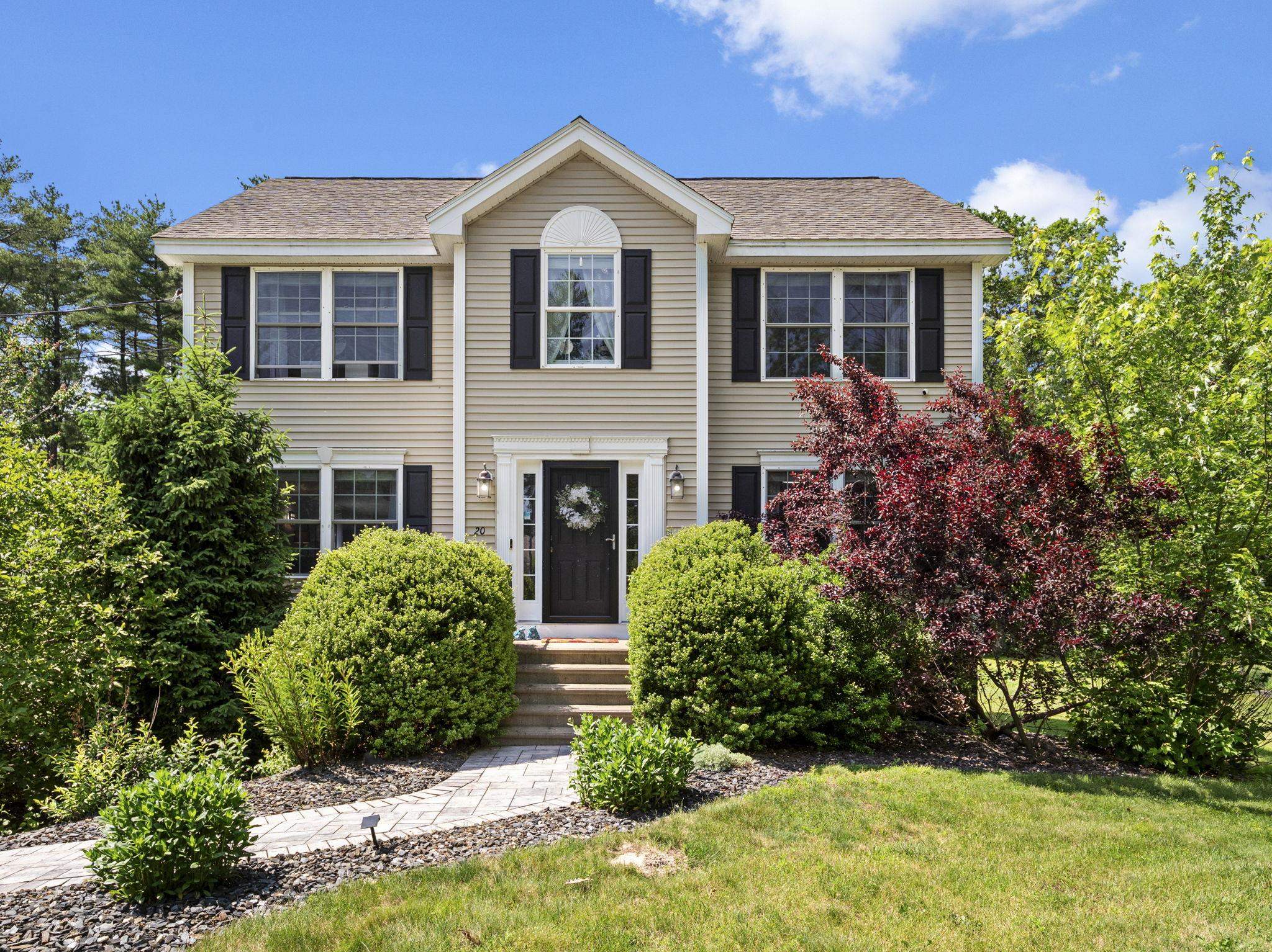 MLS 5047268: 20 Lawrence Road, Derry NH