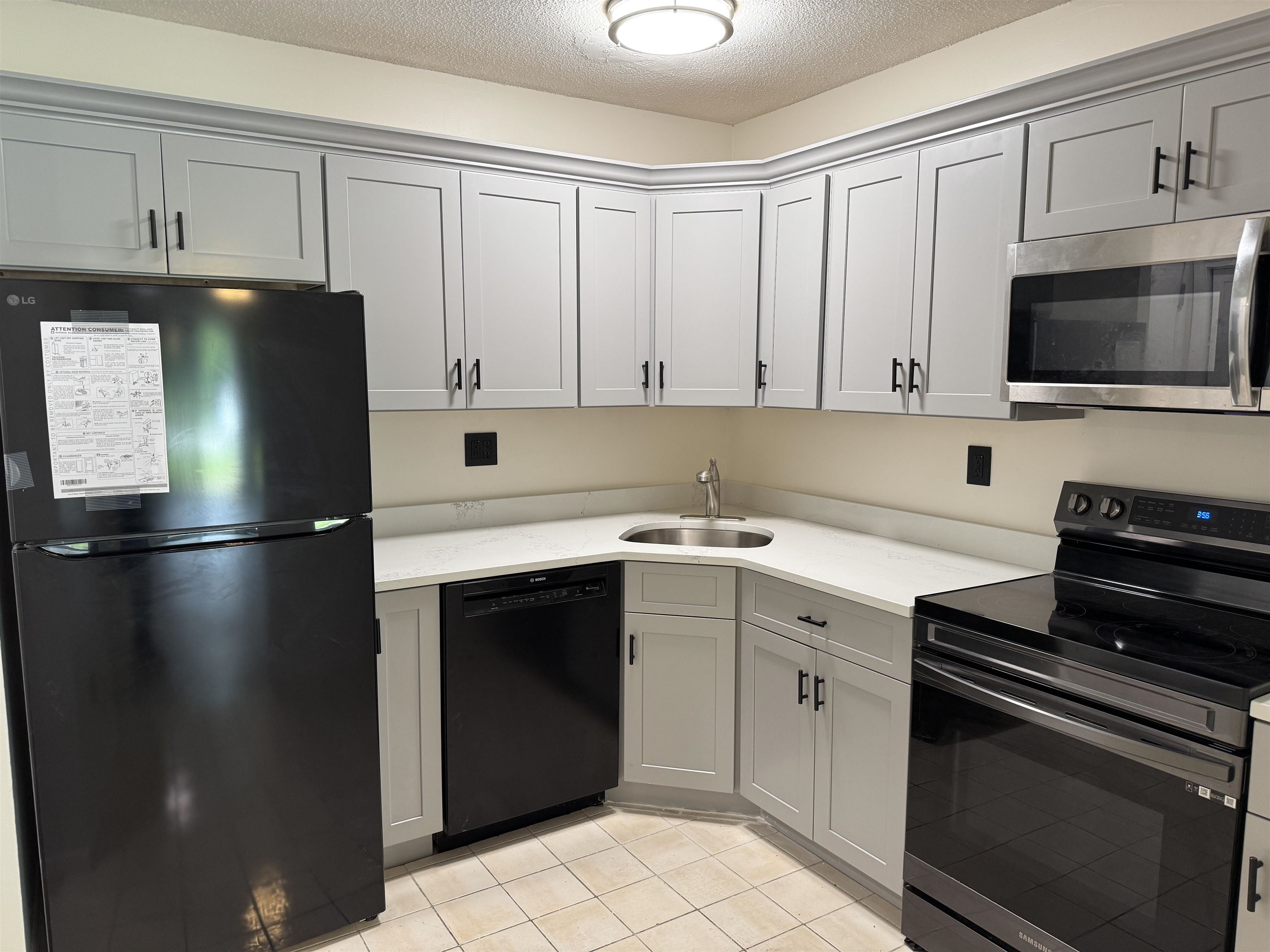 MLS 5047319: 121 Cluff Crossing-Unit 8, Salem NH