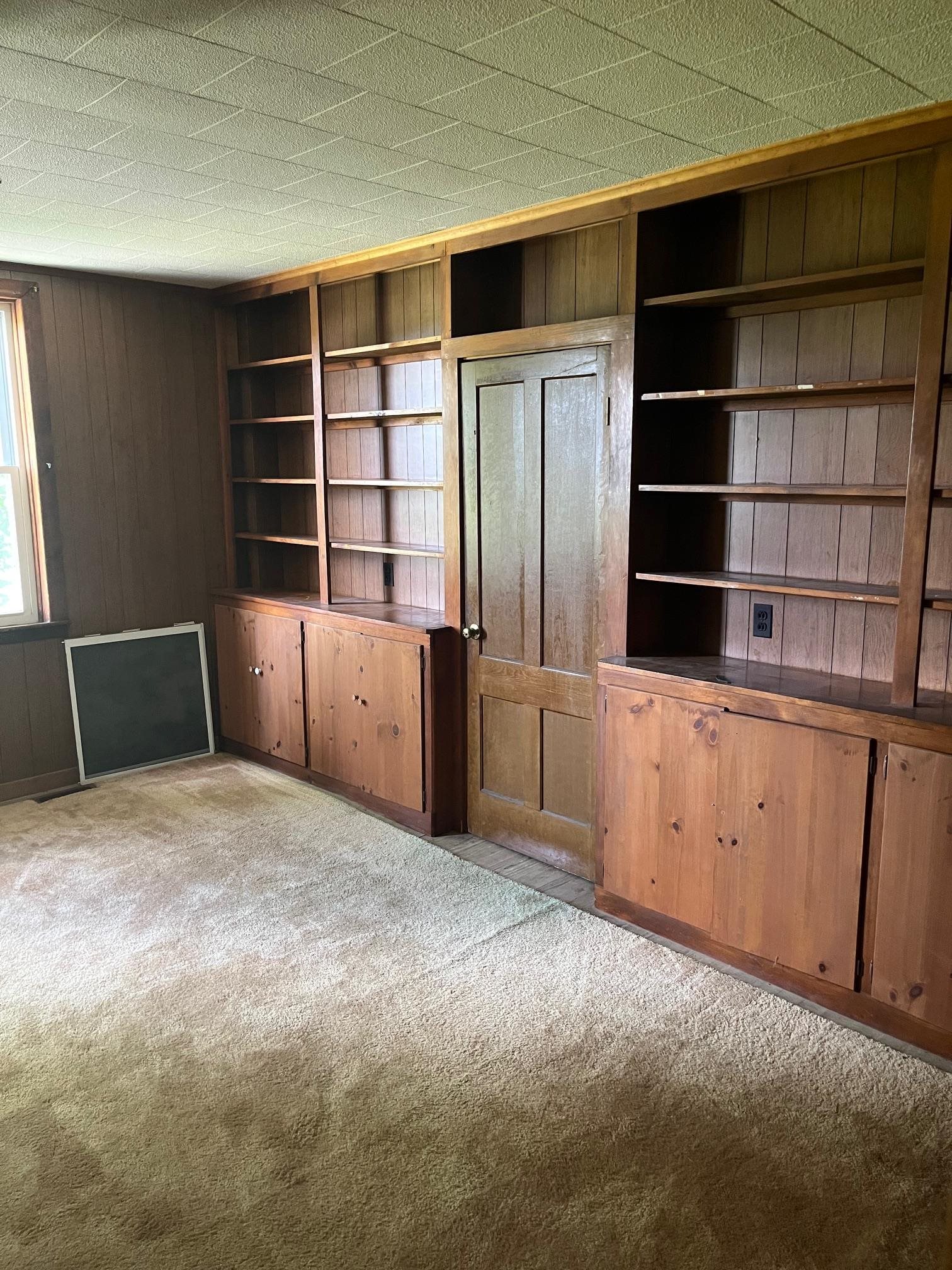 Lots of Book Shelves !