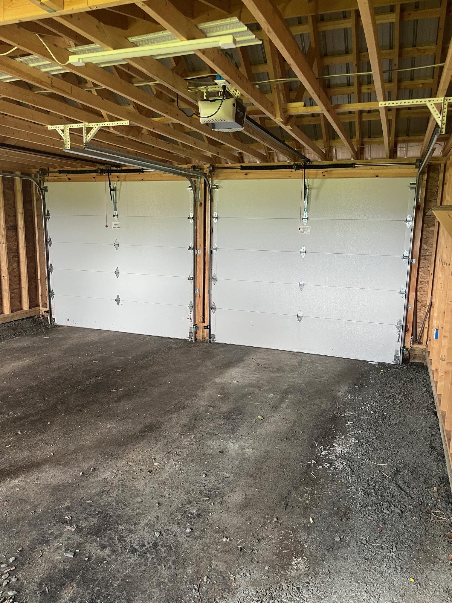 Garage doors with breezway to house