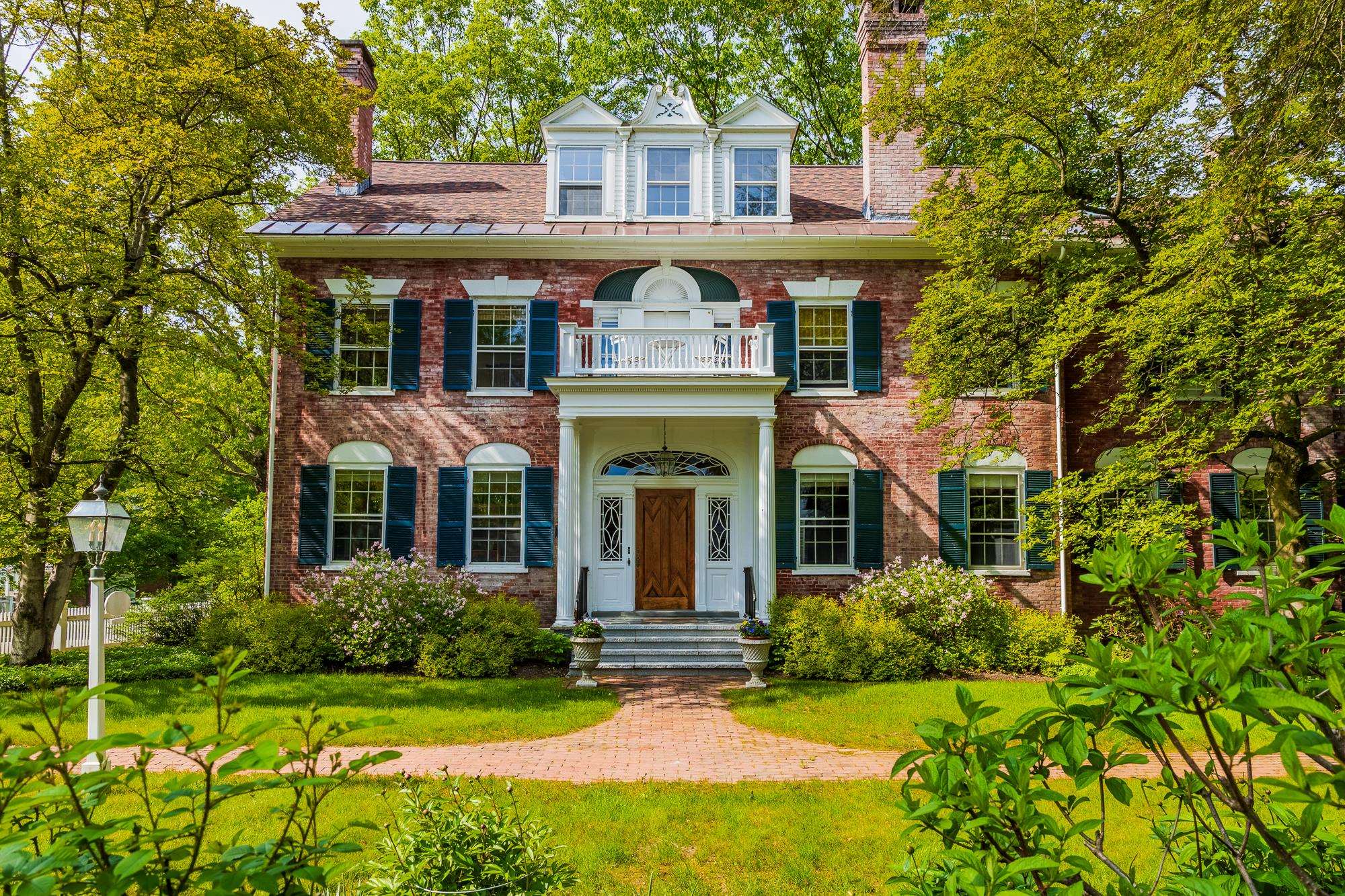 Woodstock VT Condo for sale $1,689,000 $513 per sq.ft.